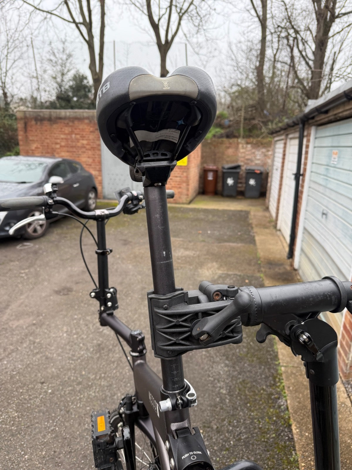 Mezzo D9 folding bike graphite grey very good original condition