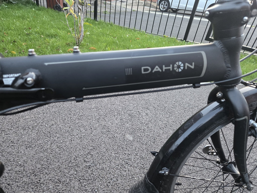 Dahon Vitesse 7 Folding Bike In Satin Black - Superb
