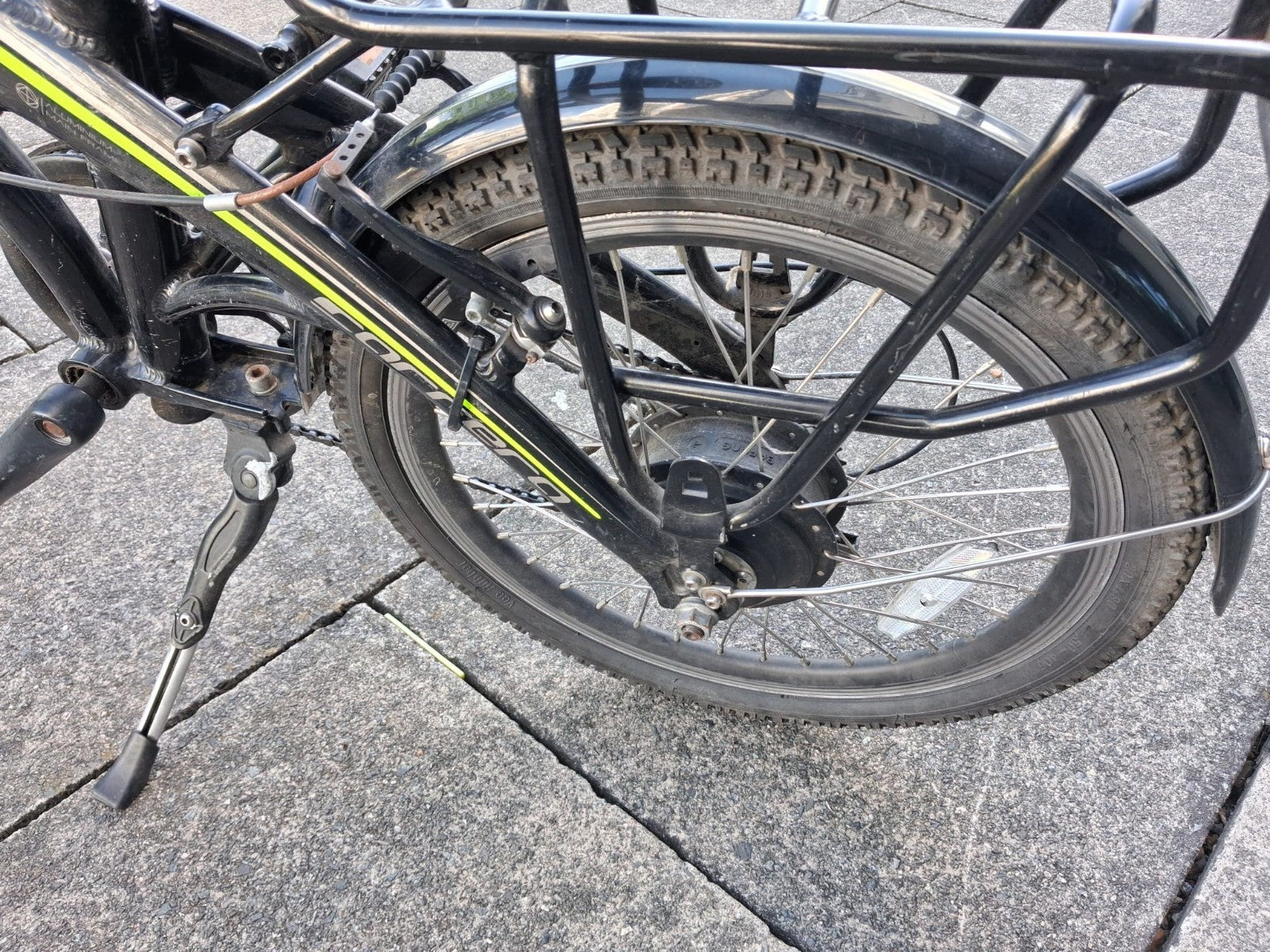 Crosscity E 20in Folding Bike Black/Green 6-Speed V-Brake Rear Rack