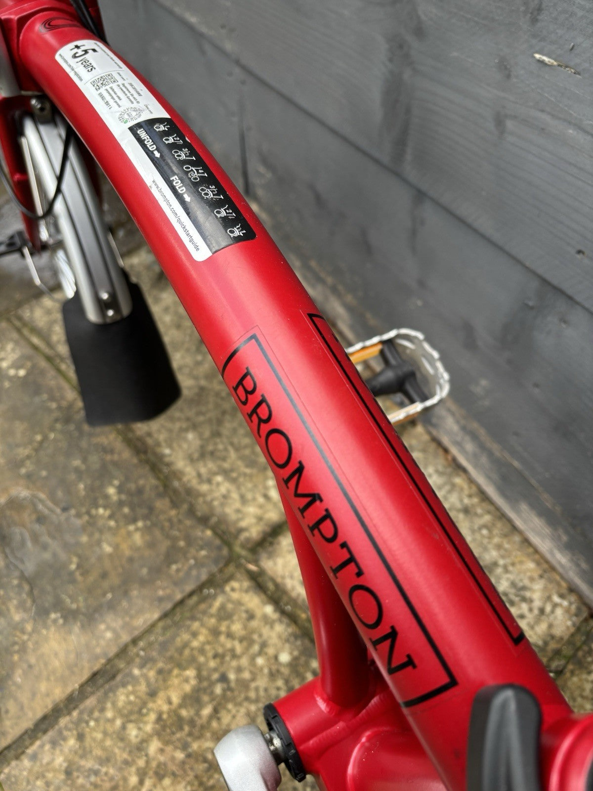 Brompton C Line 6 Speed M6L Folding bicycle in House Red - Hardly Used