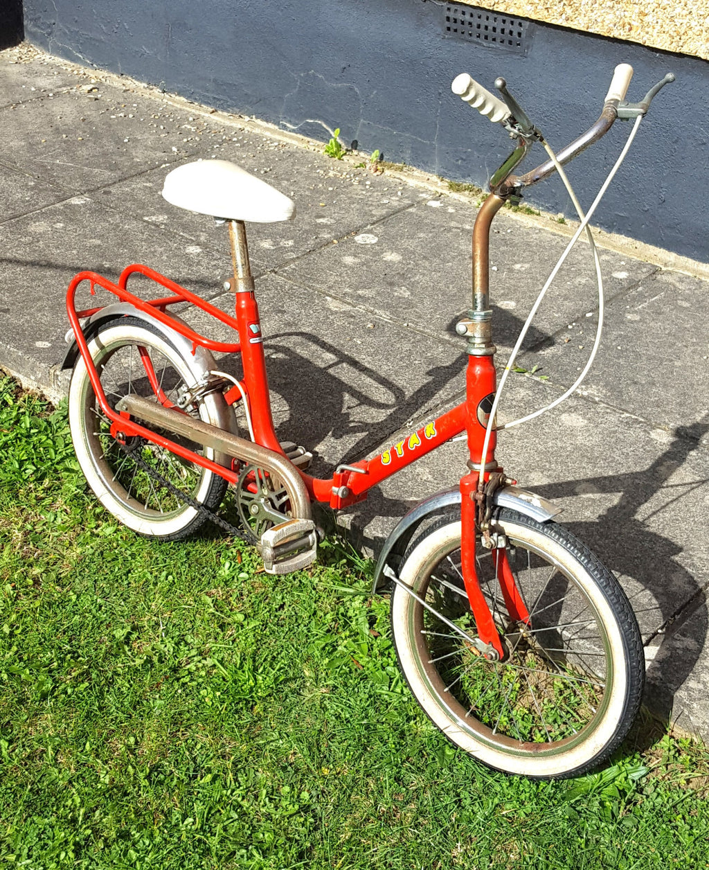 Vintage 'Star' Child's FOLDING Bike / Bicycle. Needs TLC. Please read listing