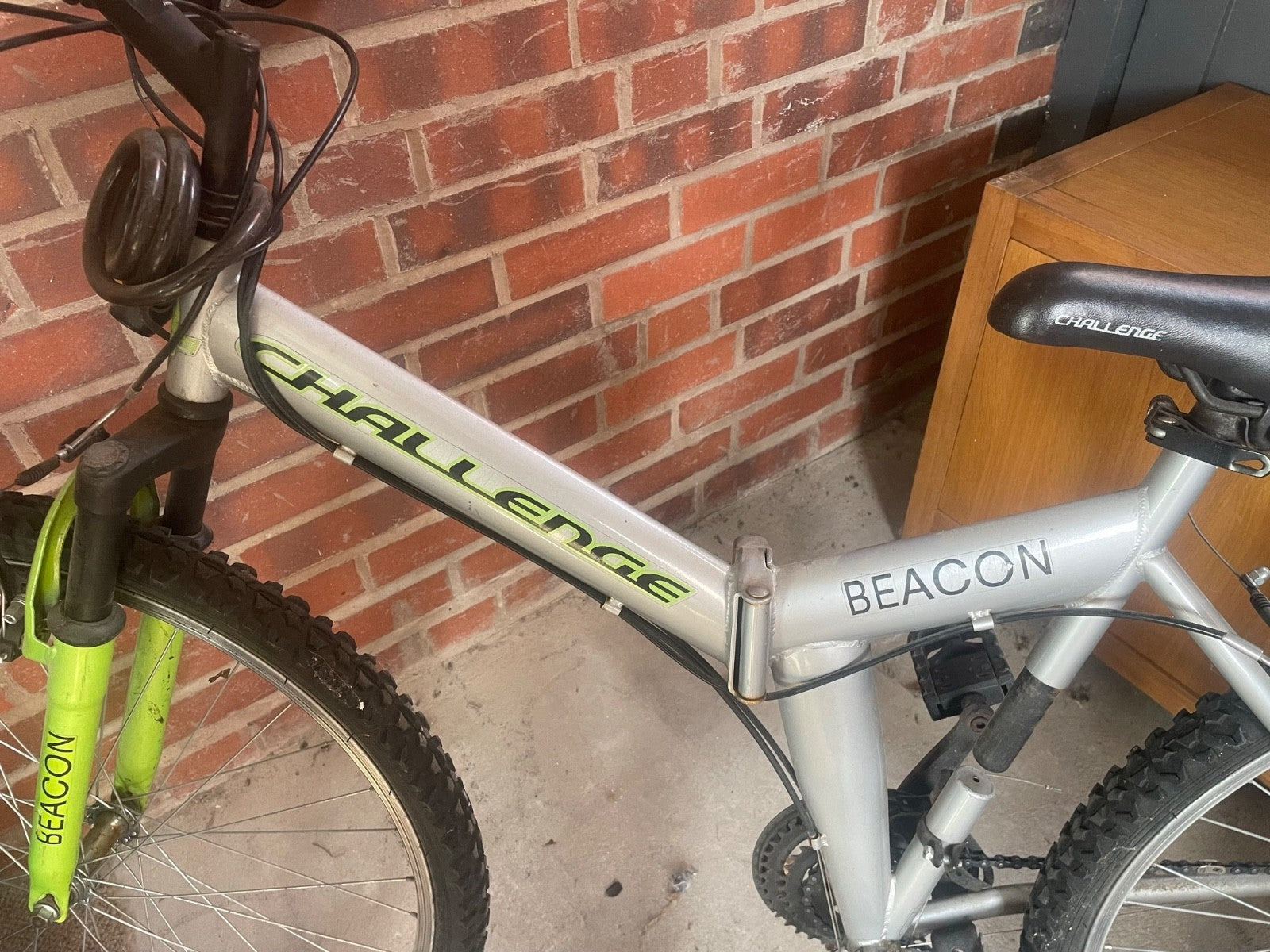 Challenge Beacon 26” Folding Mountain Bike Shimano 18 Speed Silver Green