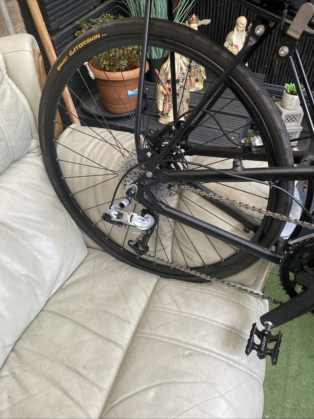 Airnimal Joey Folding Bike 18 Speed, 26 Inch Wheels Custom Frame, Cabin, Forks ￼