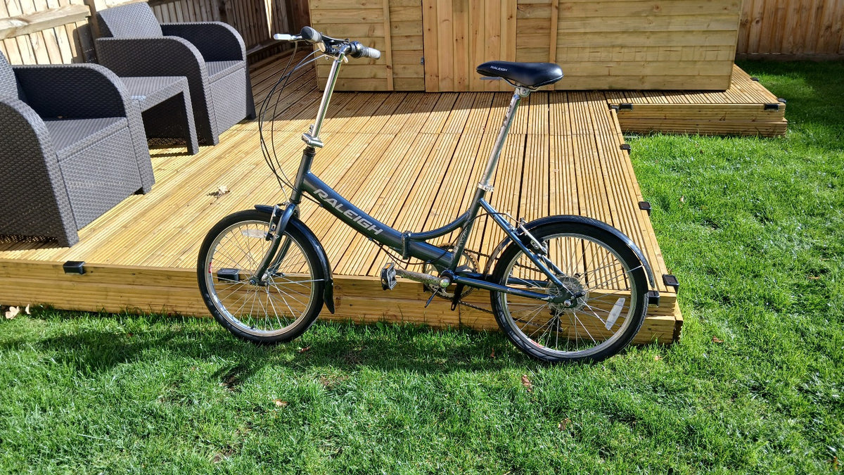 Raleigh EVO2 7 Speed Folding Bike in Green Grey
