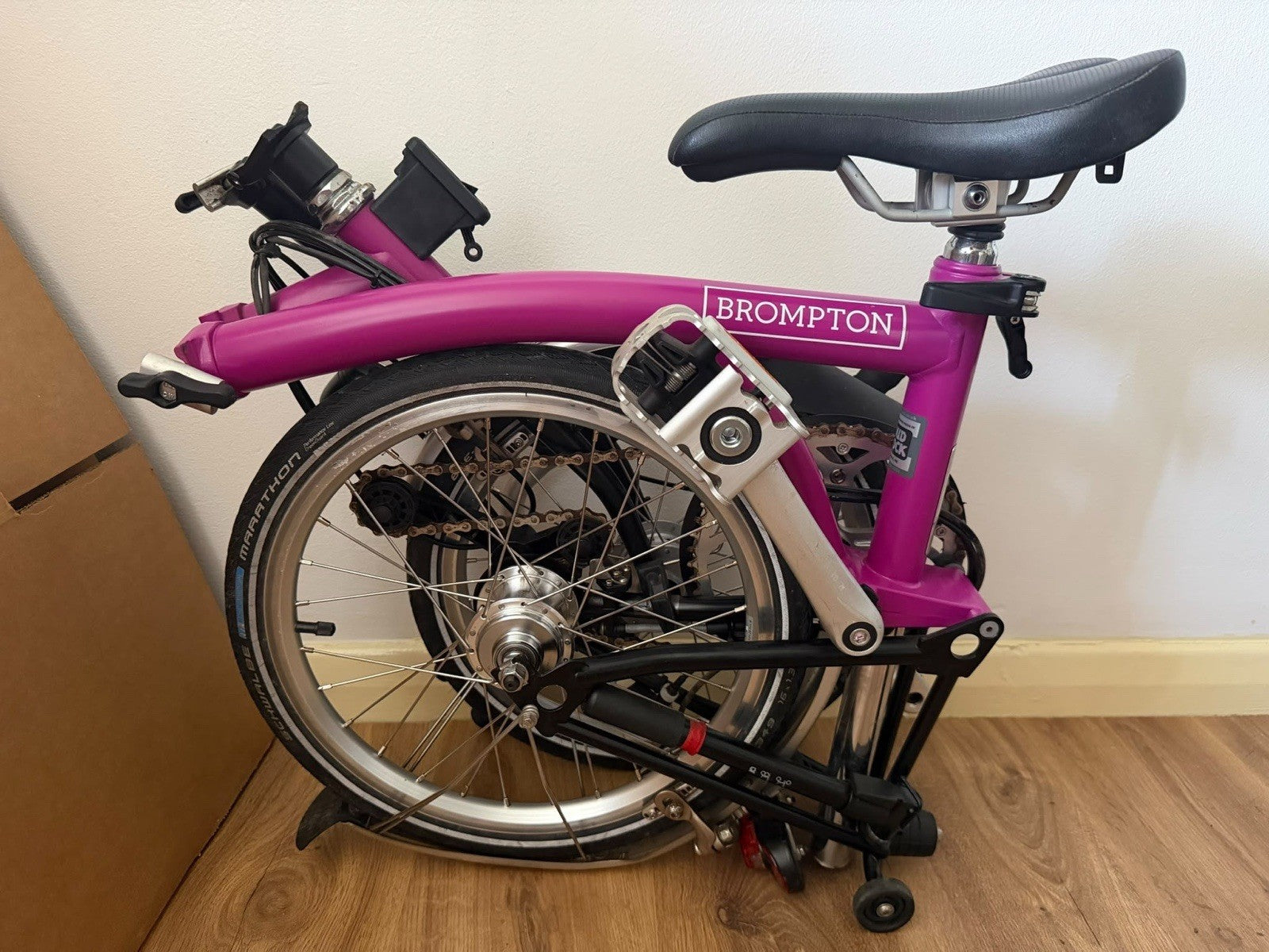 Brompton C Line H6L (6 Speed) folding bicycle - Berry (EXCELLENT CONDITION)