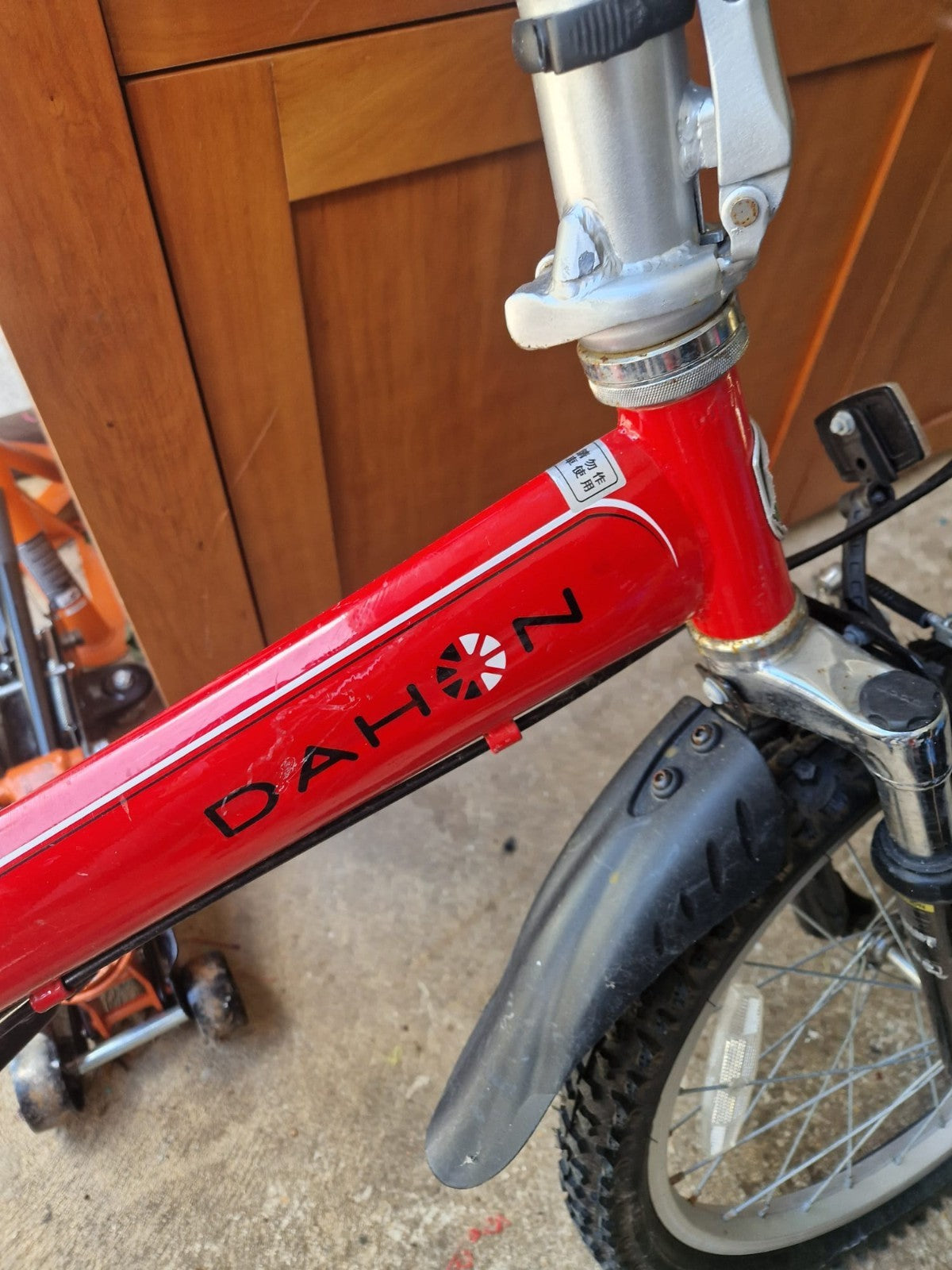 DAHON Fox d6 20 in Folding Bike Red Full Suspension V-Brakes Mudguards