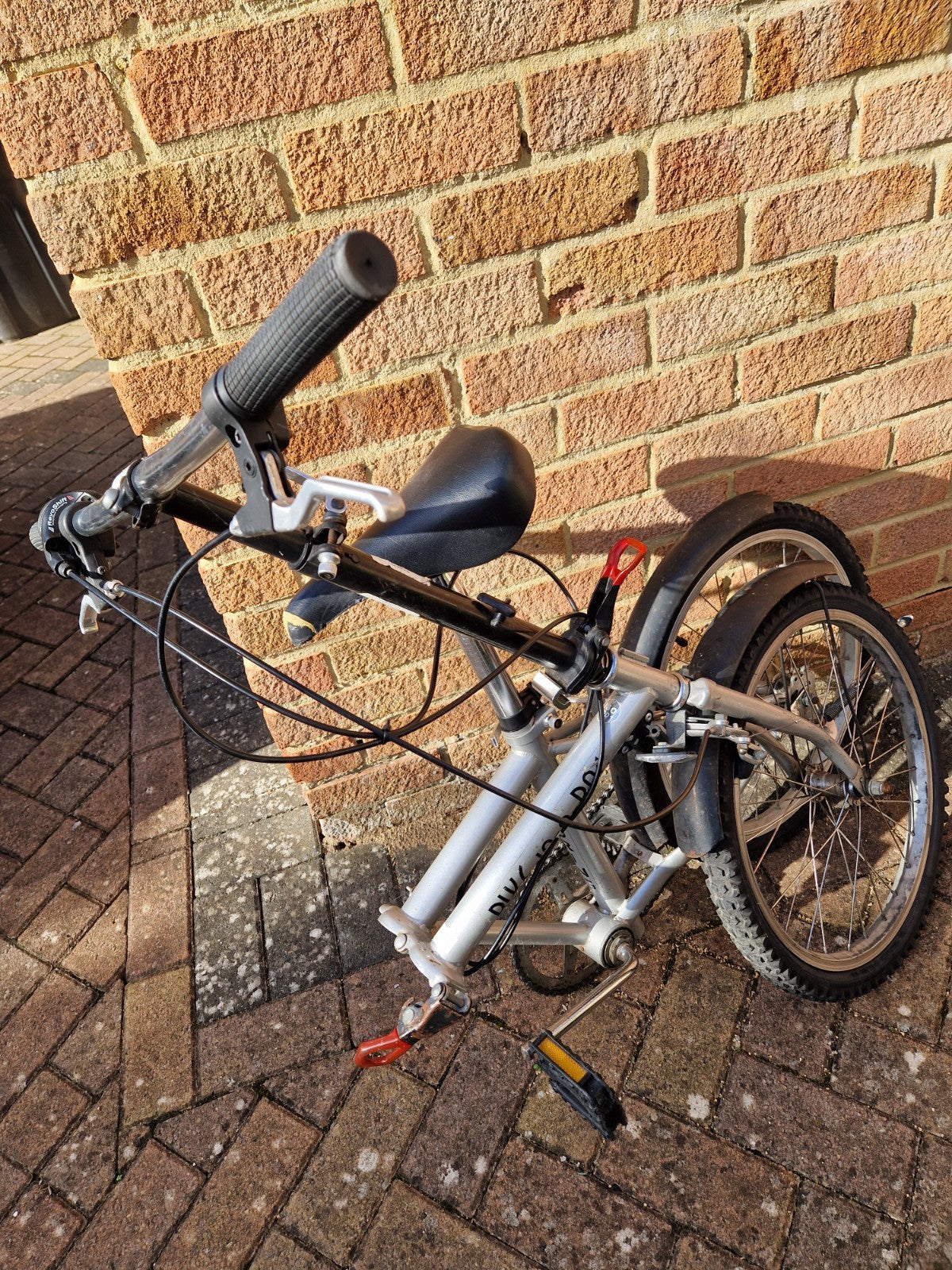 BULL DOG Touring 20in Silver Folding Bike 6-Speed Shimano RevoShift Steel