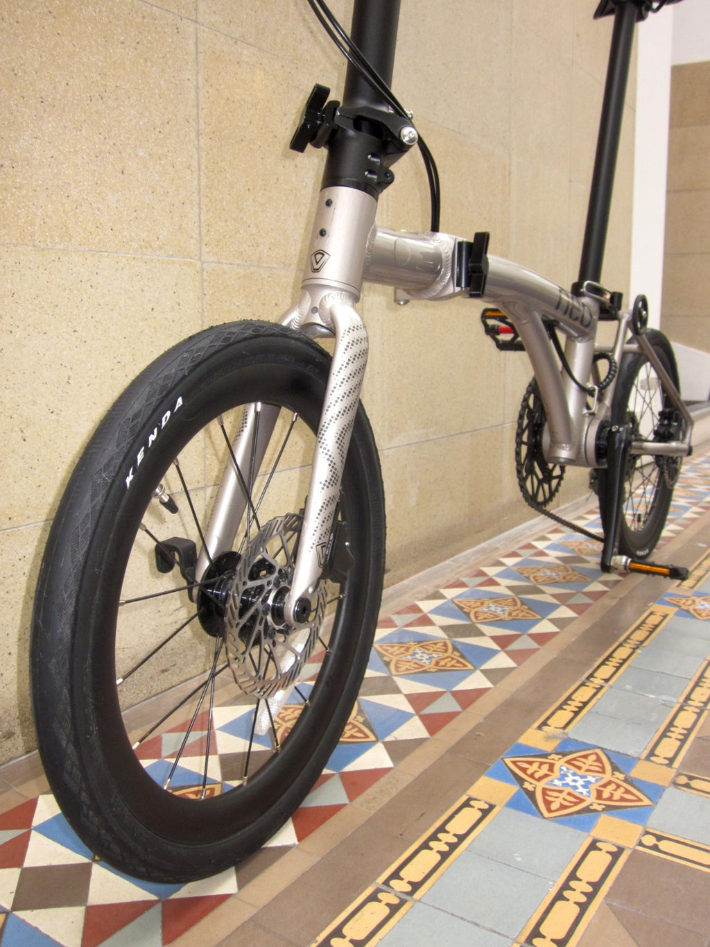 Java Neo 3 16 Inch Trifold Folding Bike (Brompton Aluminum Frame Shimano 9 Speed