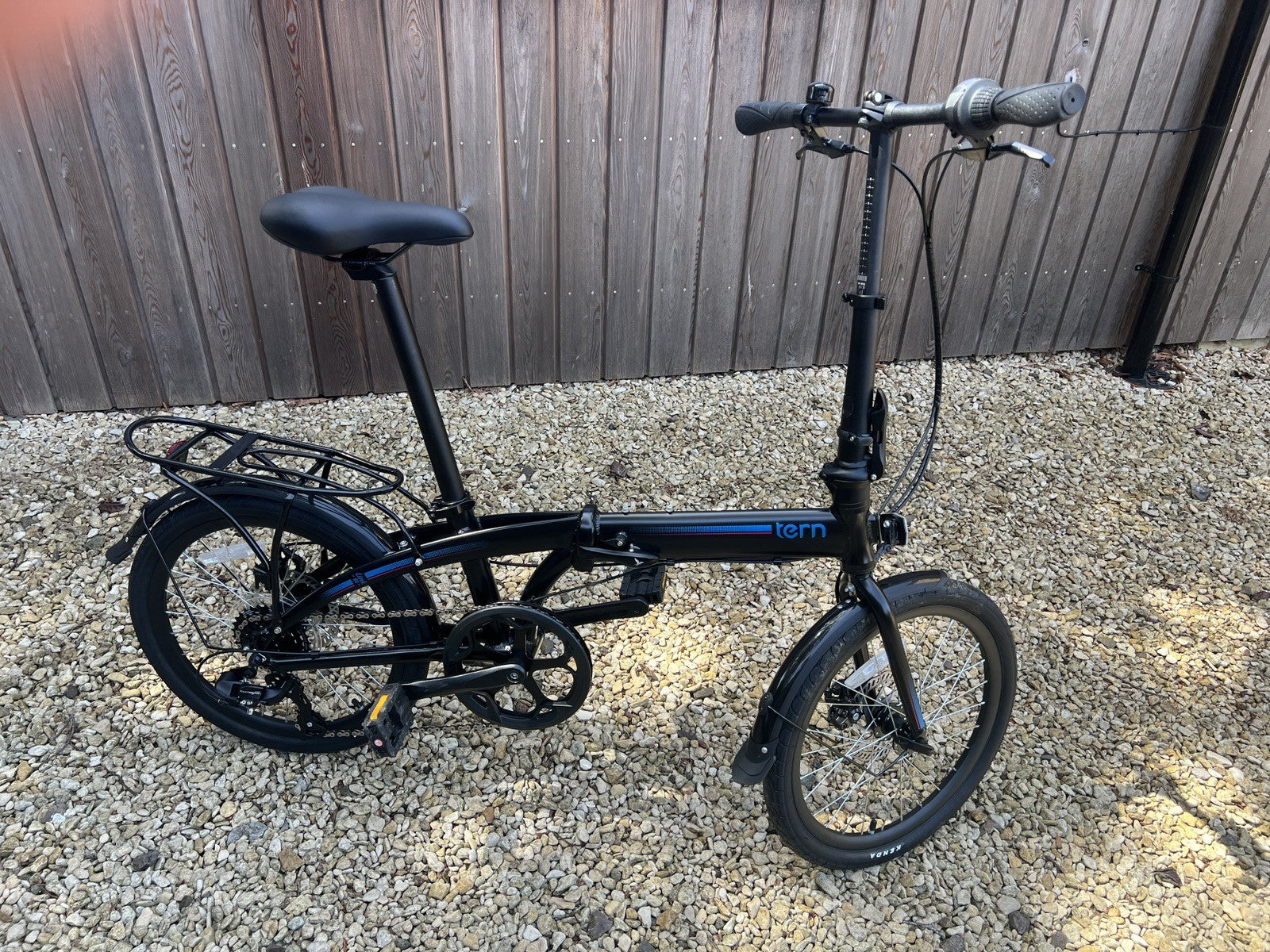 TERN LINK B8 8 SPEED FOLDING BICYCLE IN BLACK IN EXCELLENT CONDITION