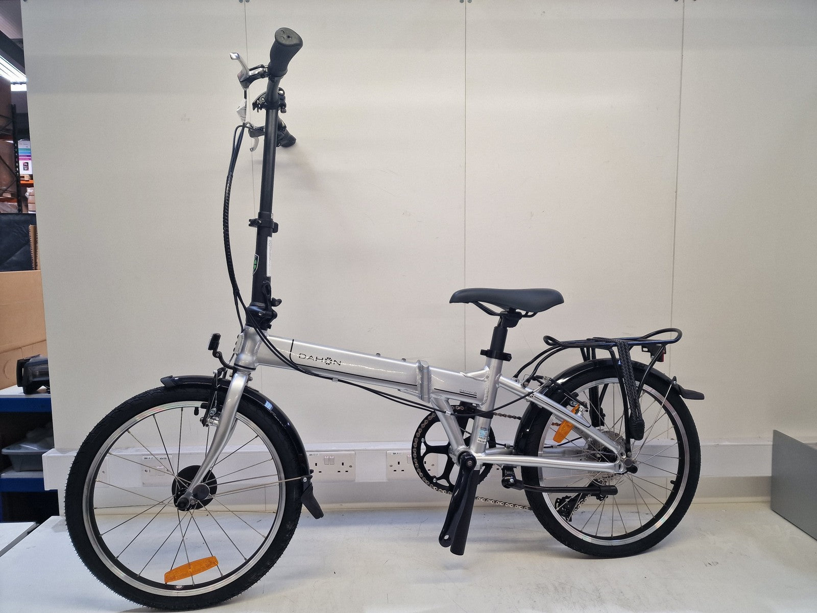 Dahon Mariner D8 8-Speed 20" Wheel Lightweight Alloy Folding Bike - Silver A