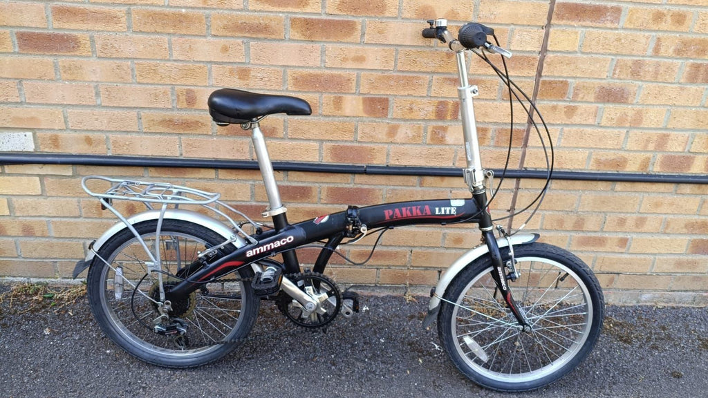 Aluminium Ammaco Pakka Lite folding bike in good condition with a comfort saddle