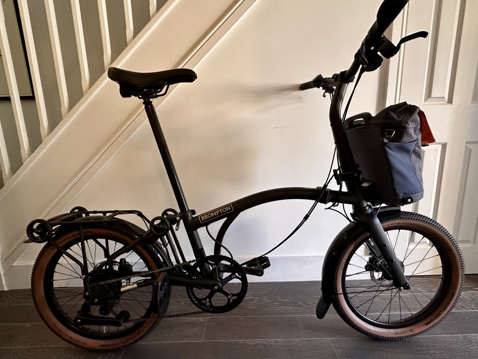 Electric G Line with Roller Frame, Handlebar Control, 4-speed + Brompton Lights