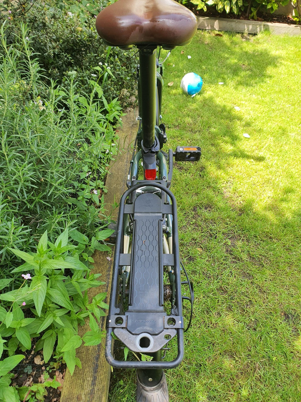 Btwin Tilt 900 Folding Bike 9 Speed Lightweight. Great Condition
