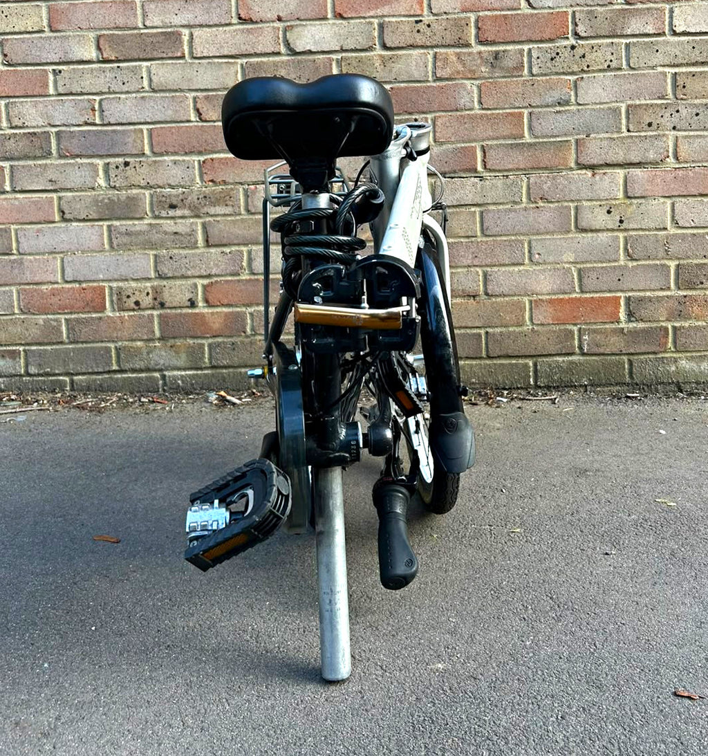 Dahon Vitesse Folding Bike 20in Silver/Black Rack Mudguards Kickstand