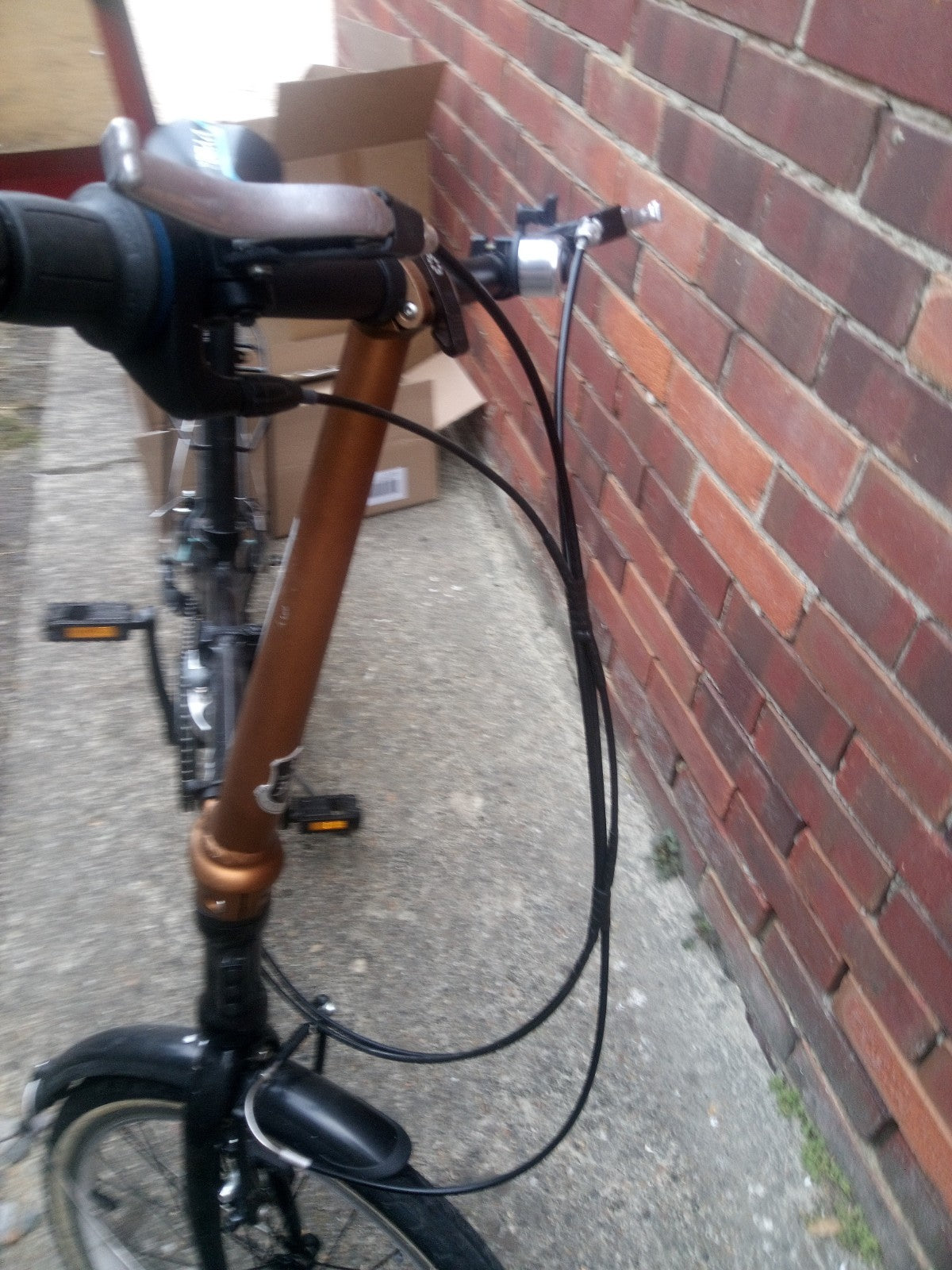 Dahon Vybe 20 Inch Folding Bike ideal commuter bike, barely used