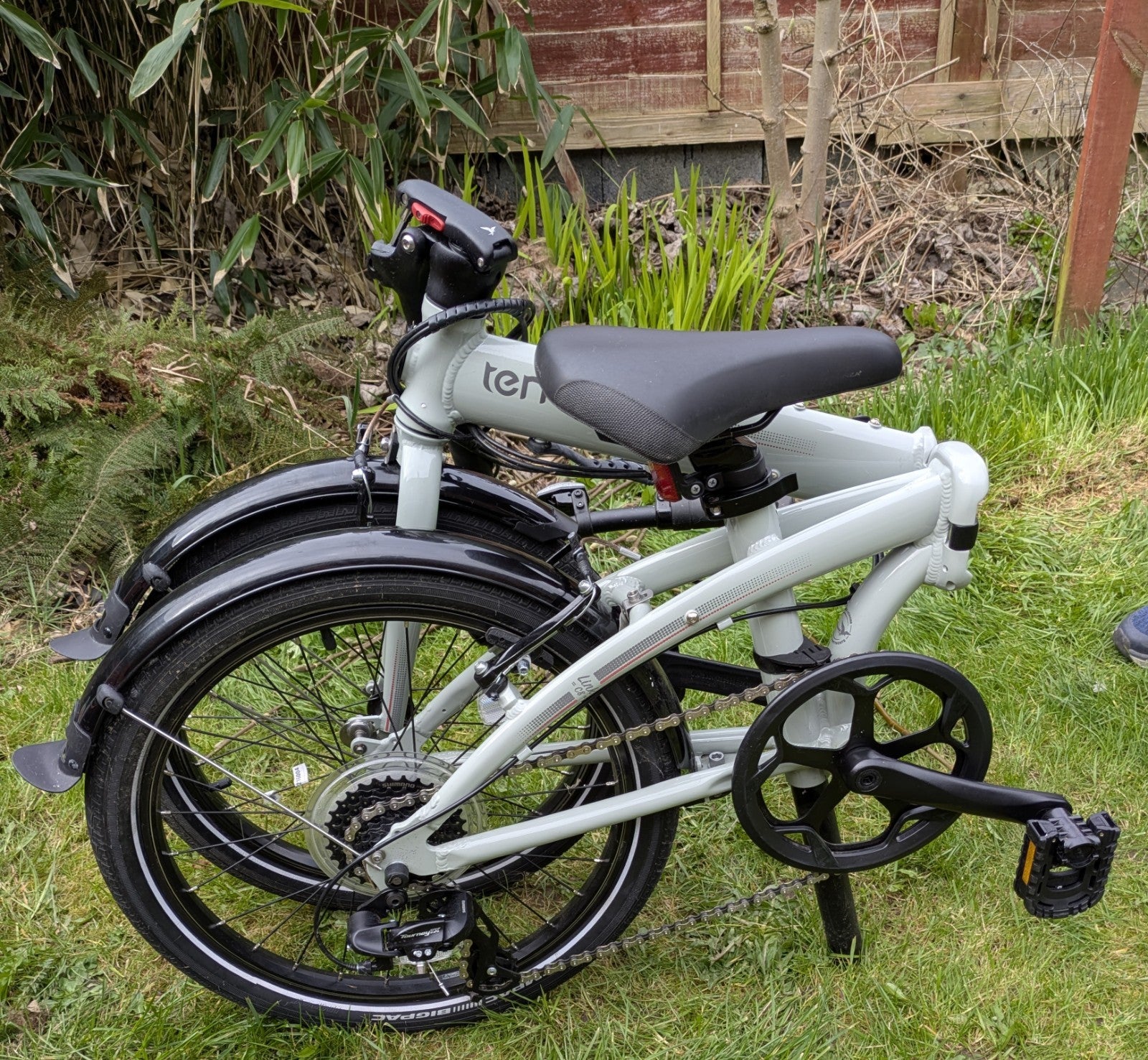 Tern Link C8 Folding Bike Grey