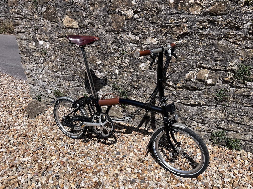 Brompton folding bike 2 Speed Brookes Saddle, Bar Grips & Leather Carry Strap