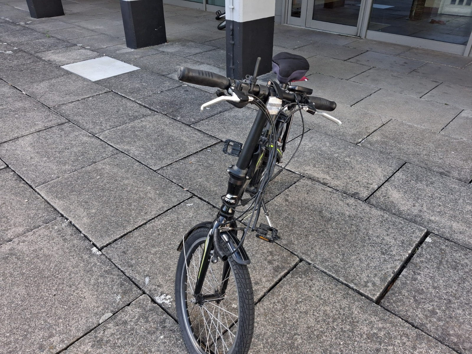 Crosscity E 20in Folding Bike Black/Green 6-Speed V-Brake Rear Rack