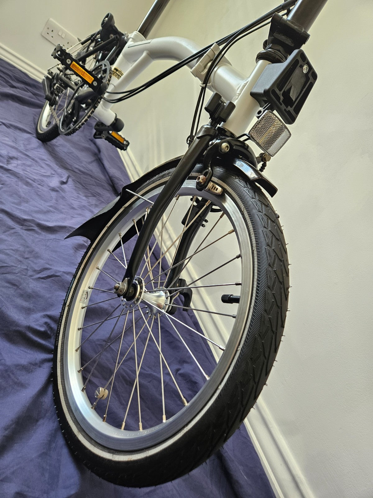 Brompton M6L - 6 Speed - C Line - Mid- White - VGC