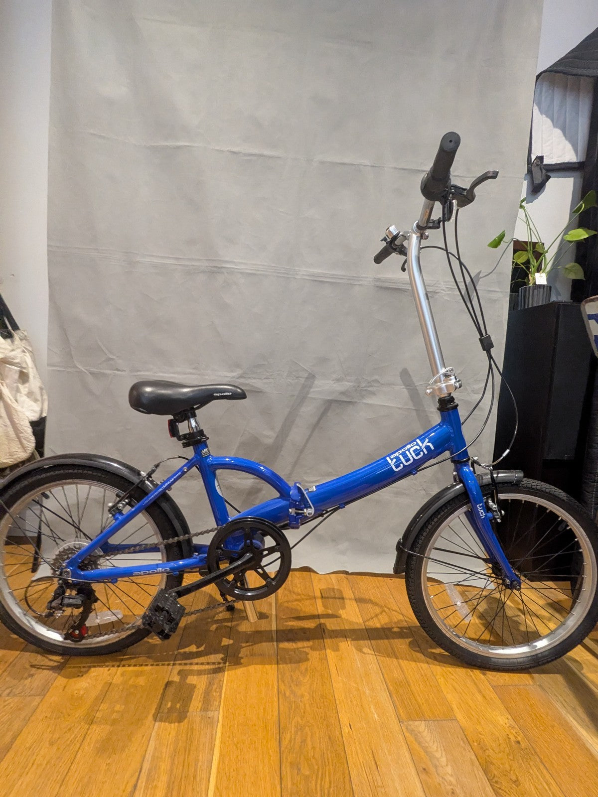 Lightweight Apollo Tuck Folding Bike - 20 in wheels - Blue - New