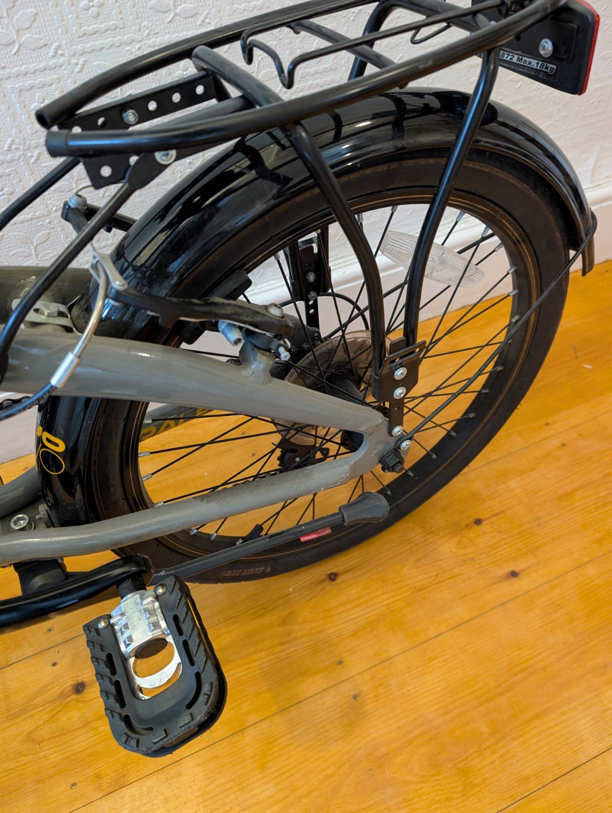 Raleigh Evo 2 Folding Bike 7-Speed Shimano Gears Grey