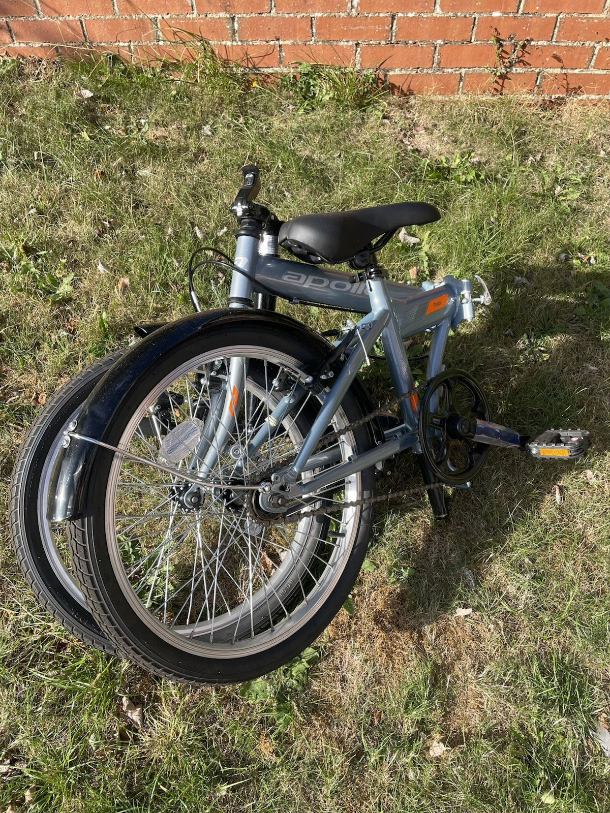 Apollo Tuck 20" Folding Bike, Single Speed, Used 5 times.