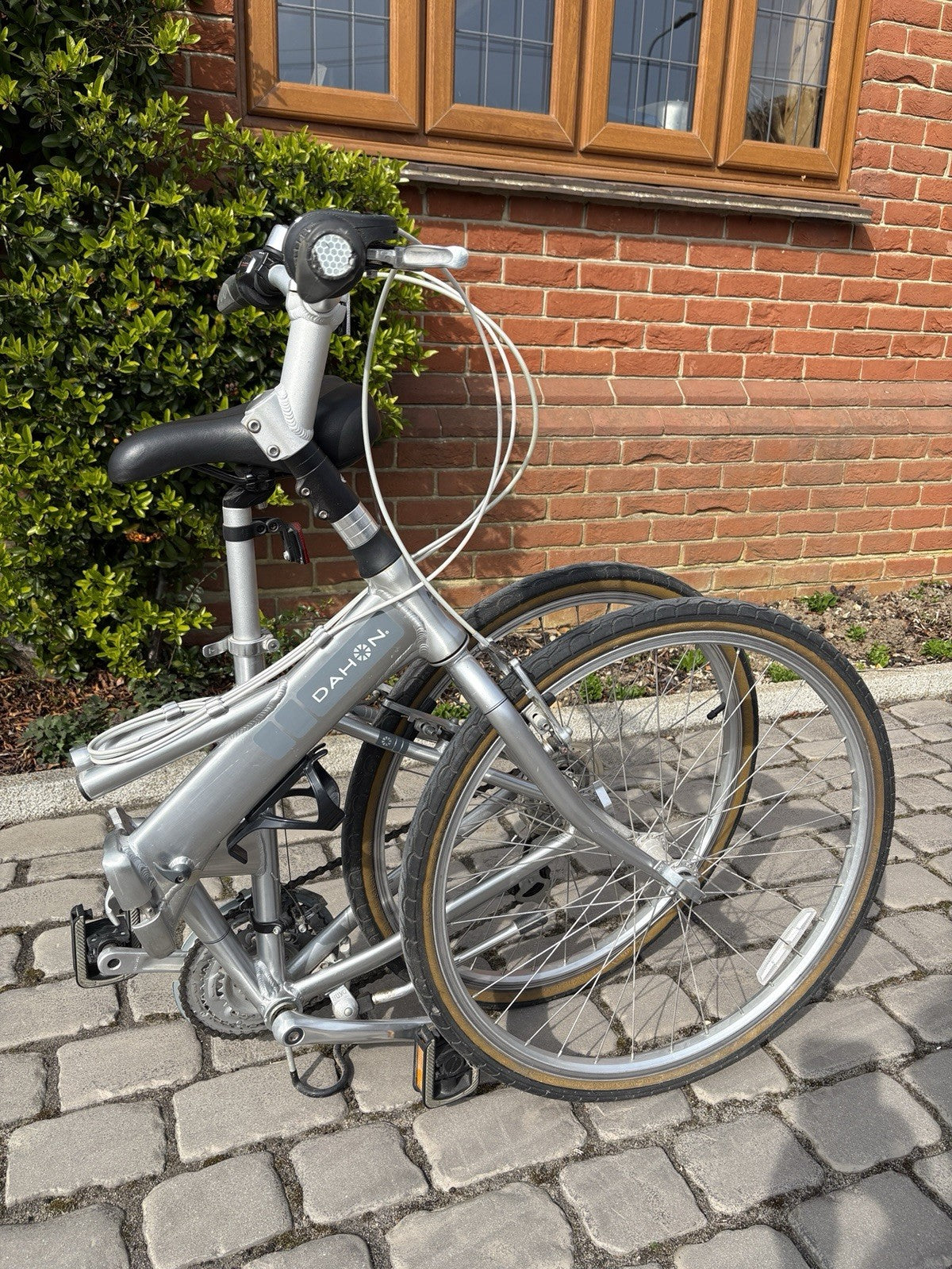 Dahon Espresso Folding Bike 26in wheels silver