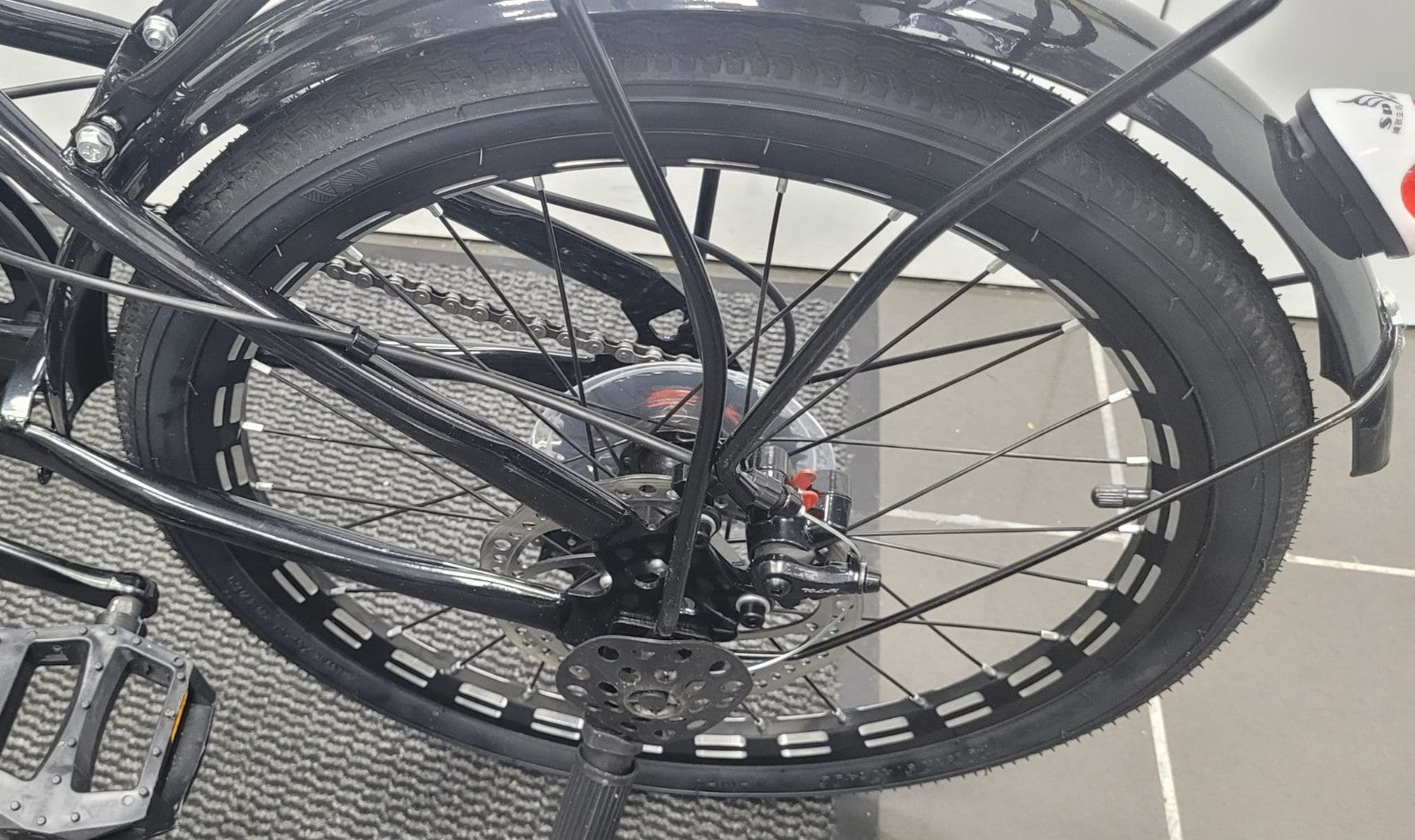 FHW 20" Folding Bike 7-Speed Disc Brakes Black NEW Ex-Display