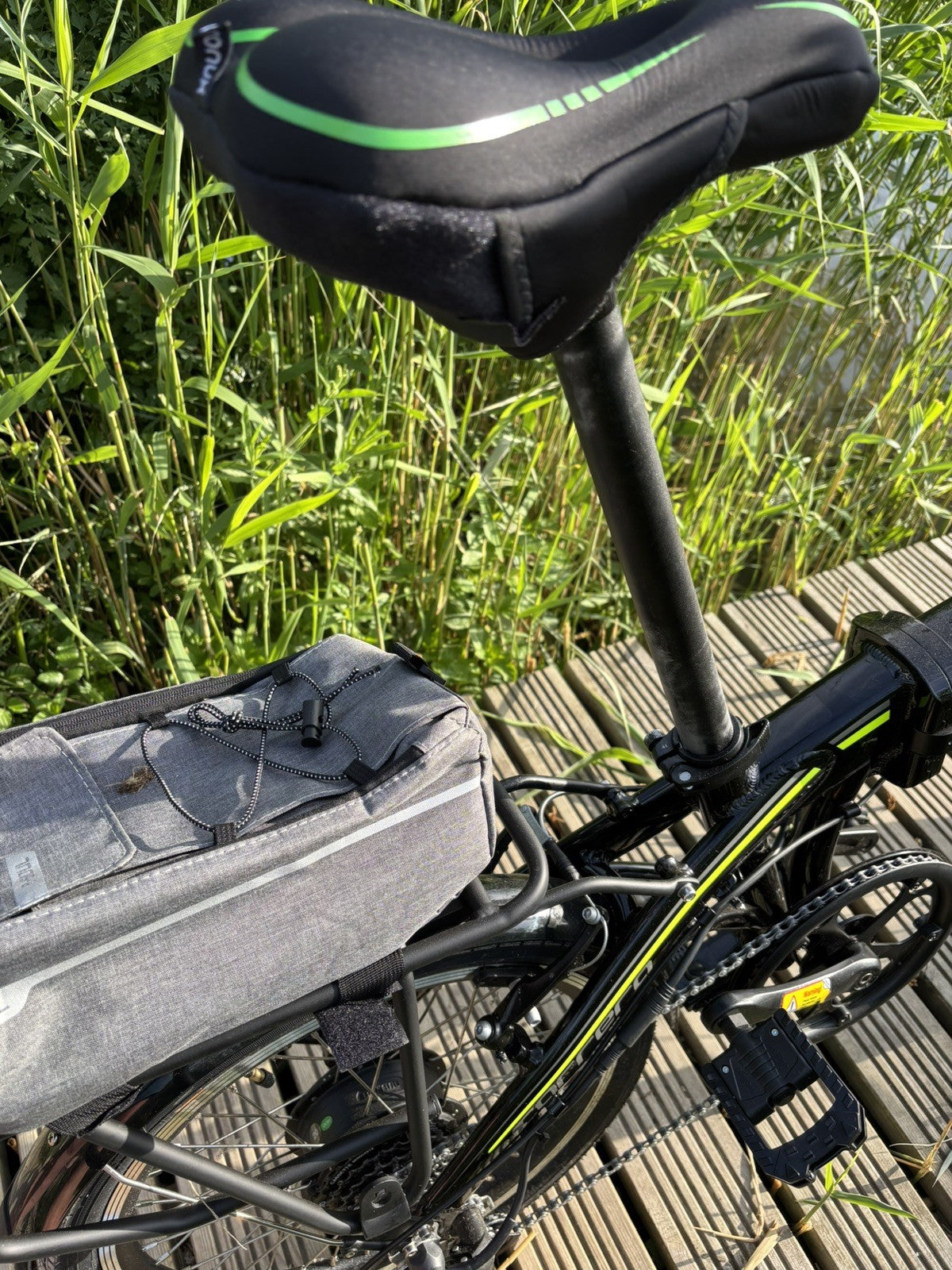 Carrera Crosscity E 20in Folding bike Black/Green .USED ONCE 6 miles