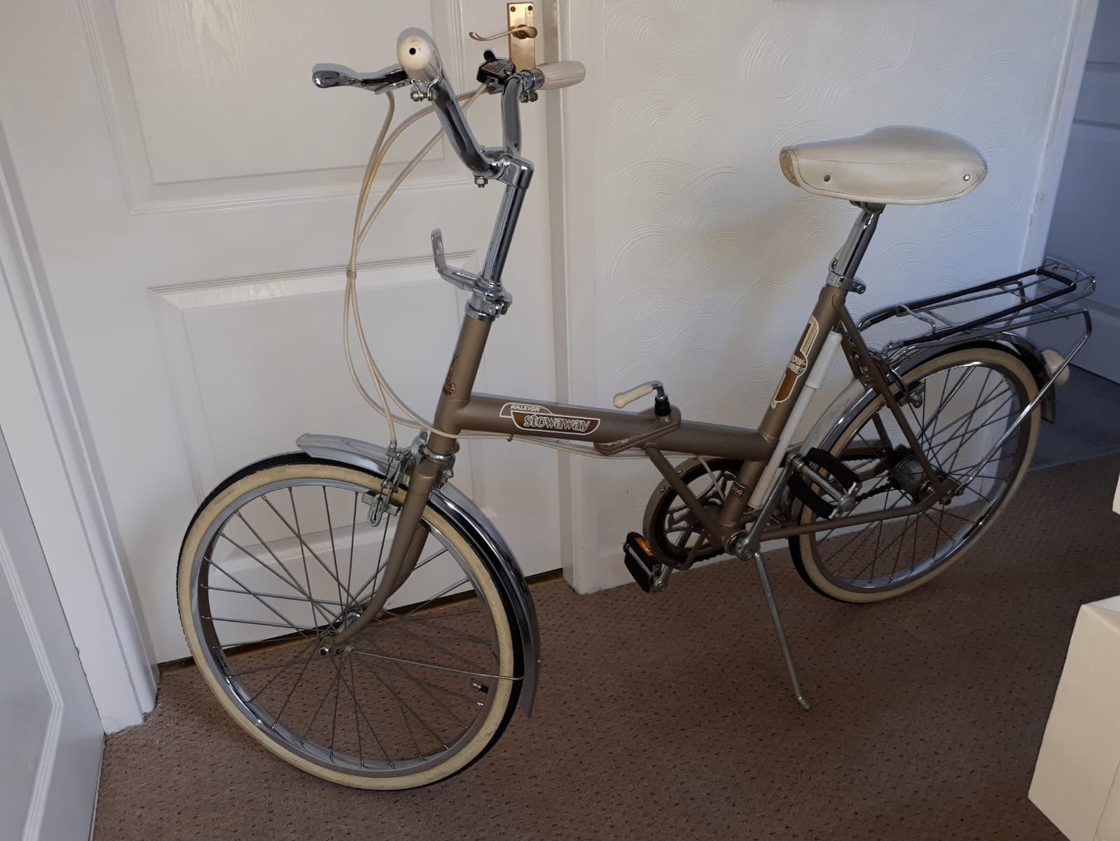 Ladies Raleigh stowaway folding bike in gold