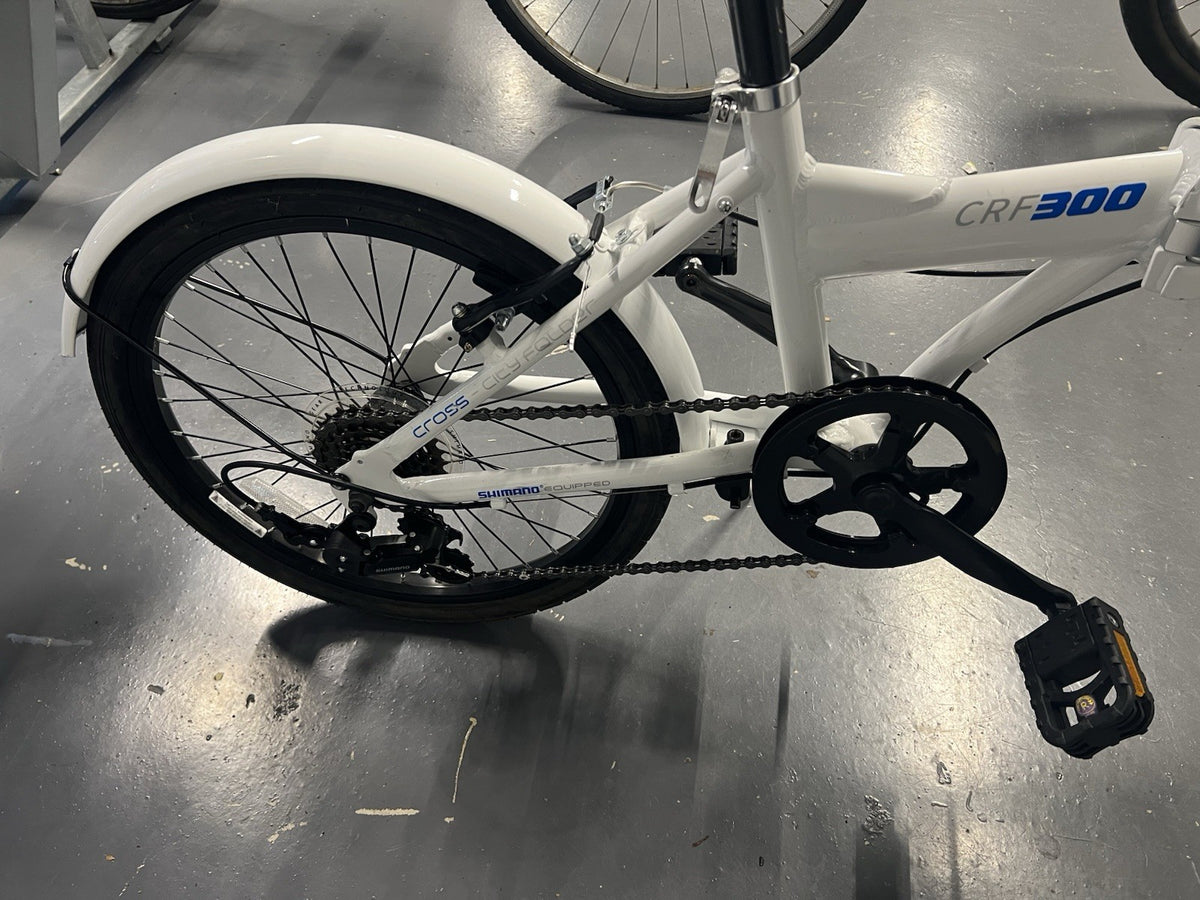 CROSS CRF300 Folding Bike 20 in White with Mudguards & Kickstand