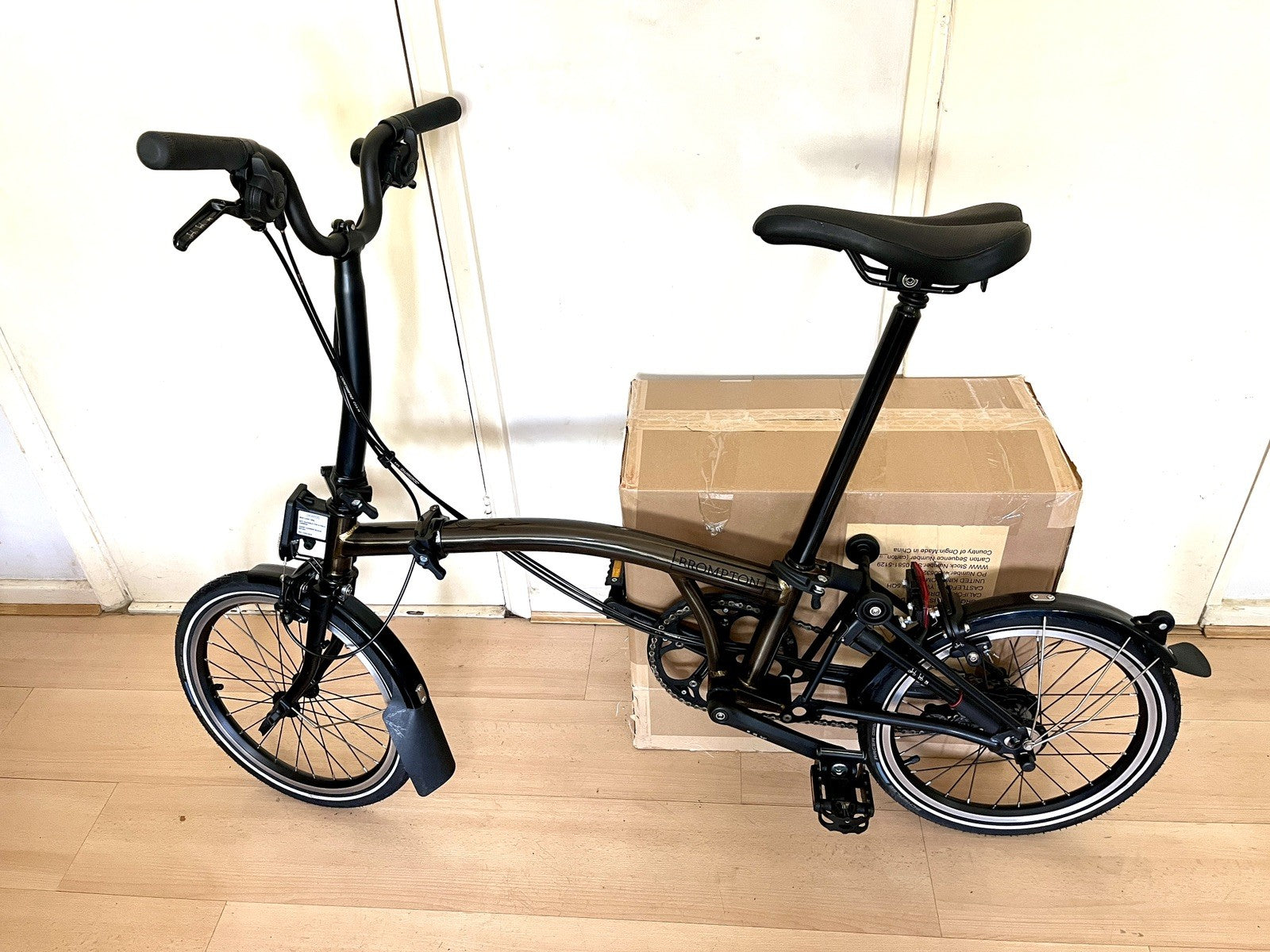 Brompton C Line Explore, 6-Speed, Black Lacquer, Black Ed, One Size Handlebar