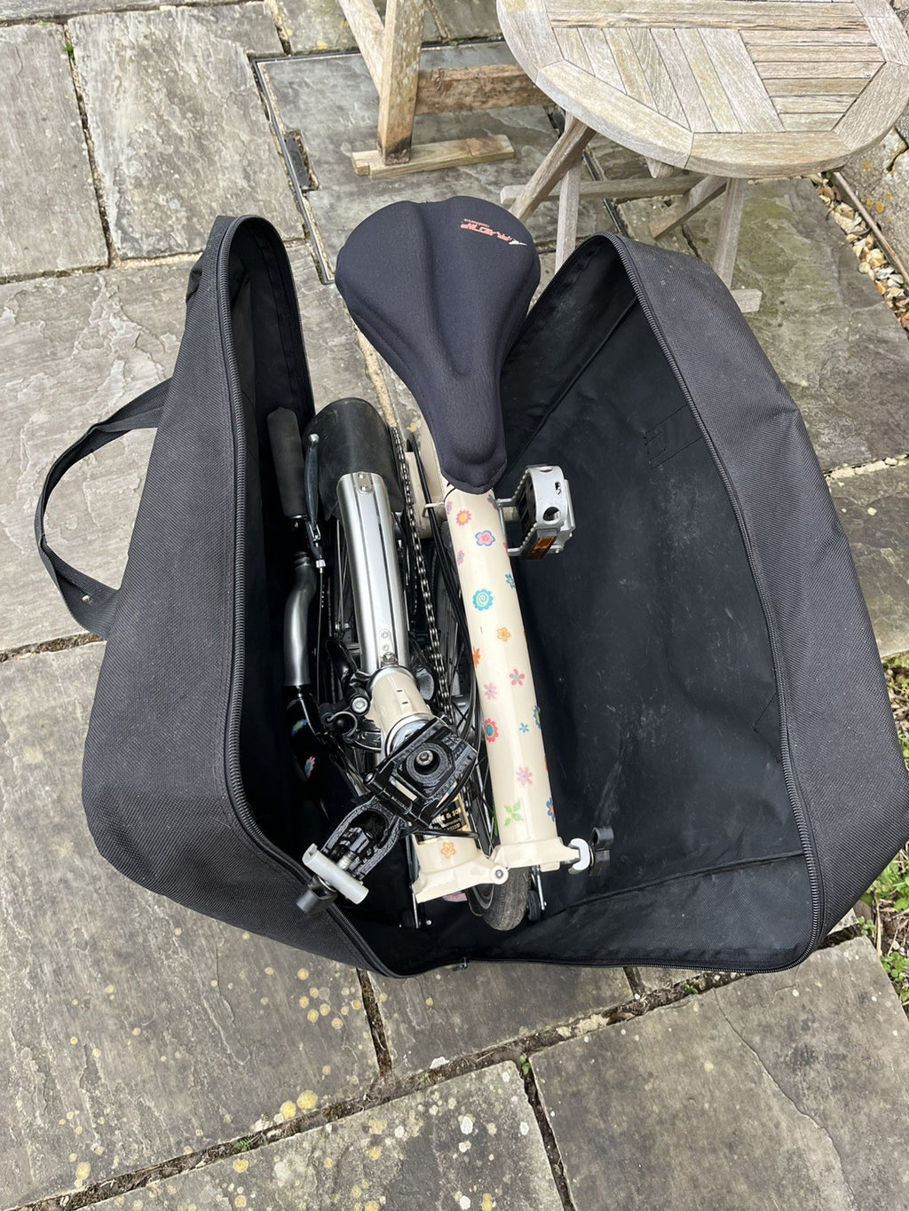 Brompton folding bike ivory 2007 very good condition with carry bag