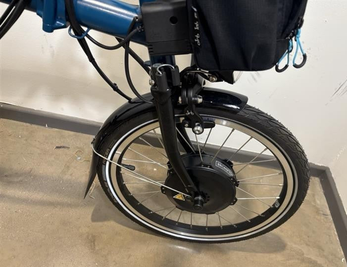 Brompton Electric C Line 4 Speed Mid Folding Bike - 2023 - Ocean Blue