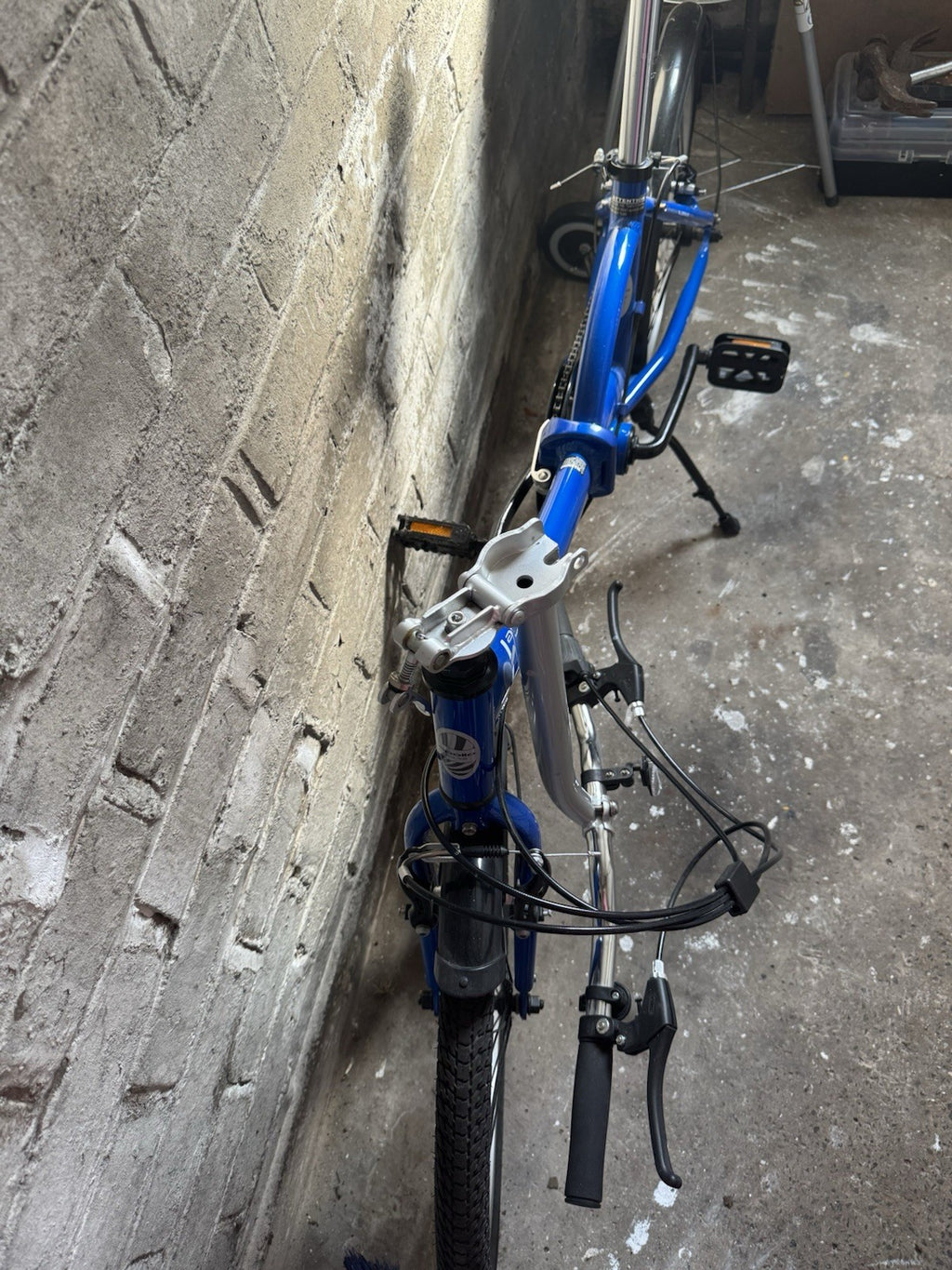 Apollo Tuck Folding Bike 20" Wheels, 6 speed, Blue