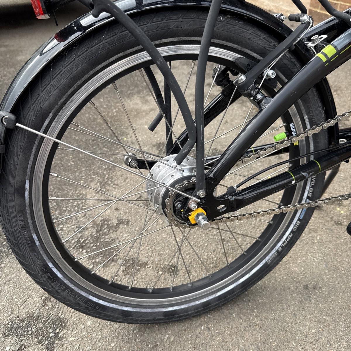 Tern Link D7i  Folding Bike 7-Speed V-Brakes Rack Mudguards Black/Grey