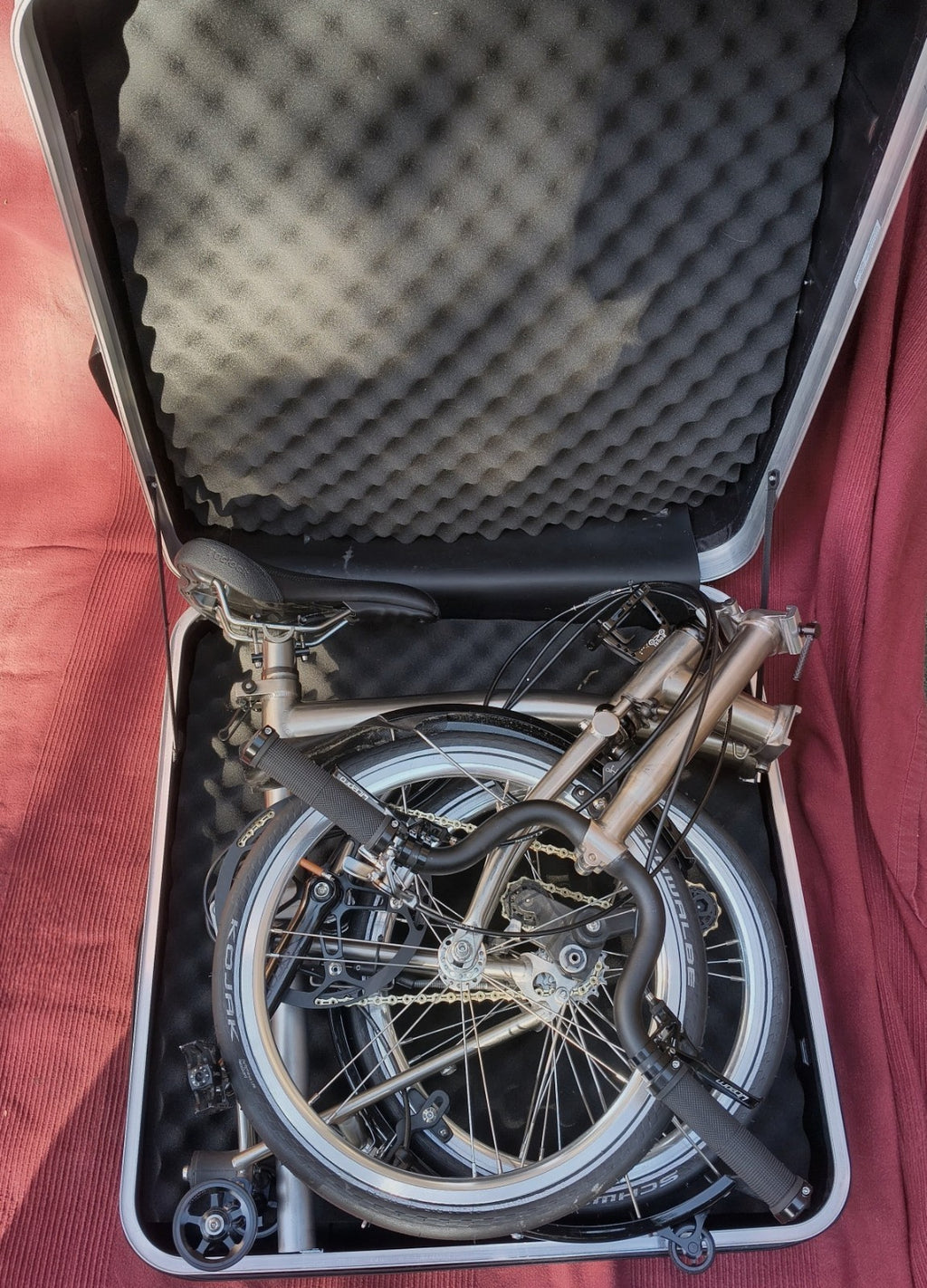 Titanium 'Brompton Style' Trifold Bike, 7.7kg, 3 Speed, Excellent Condition.