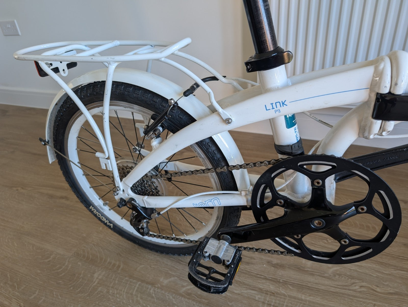Tern Link P9 Folding Bike – White – Great Condition