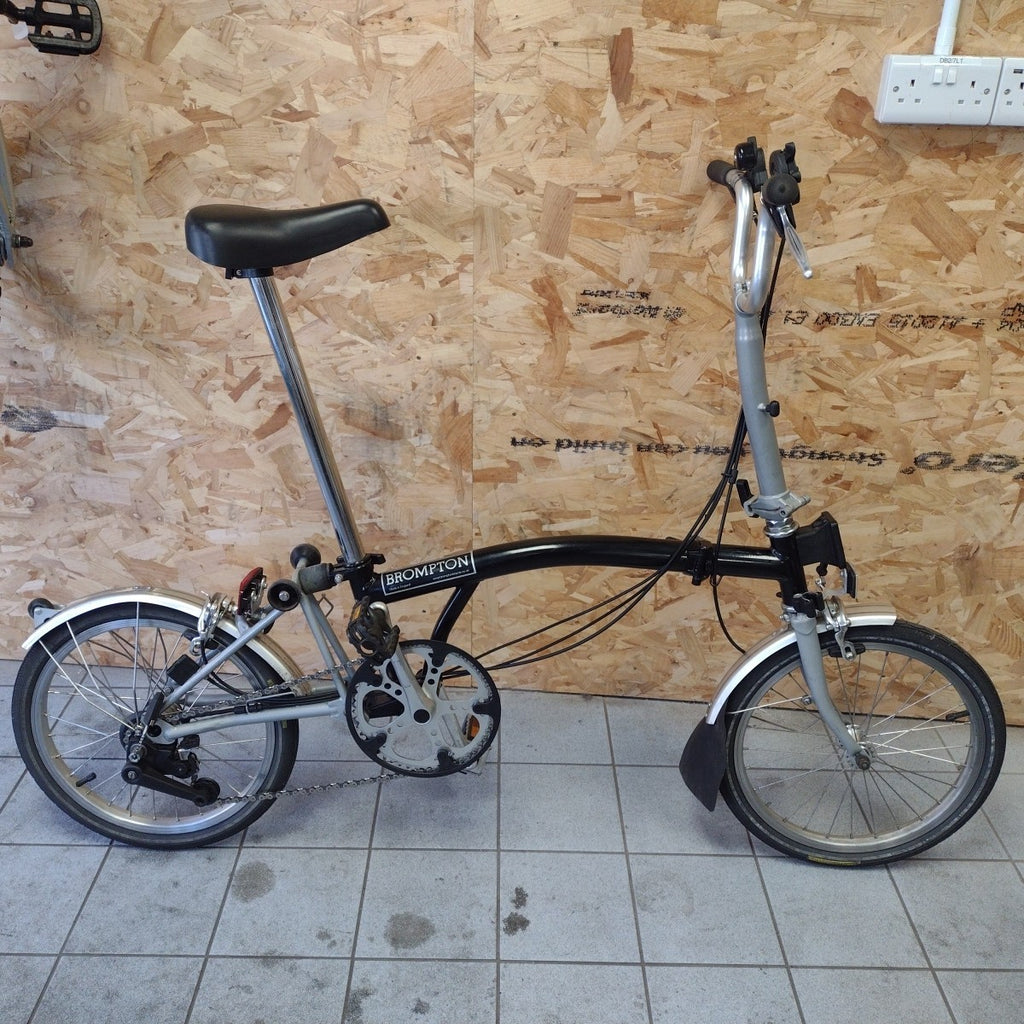 Brompton M6L 2007 Folding Bike Black Serviced Ready To Ride Six-Speed Hub Gear