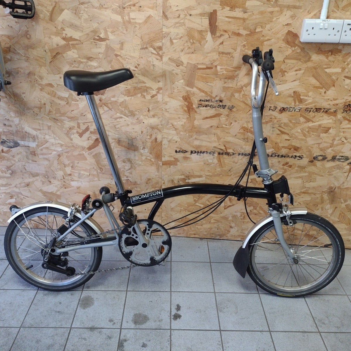 Brompton M6L 2007 Folding Bike Black Serviced Ready To Ride Six-Speed Hub Gear