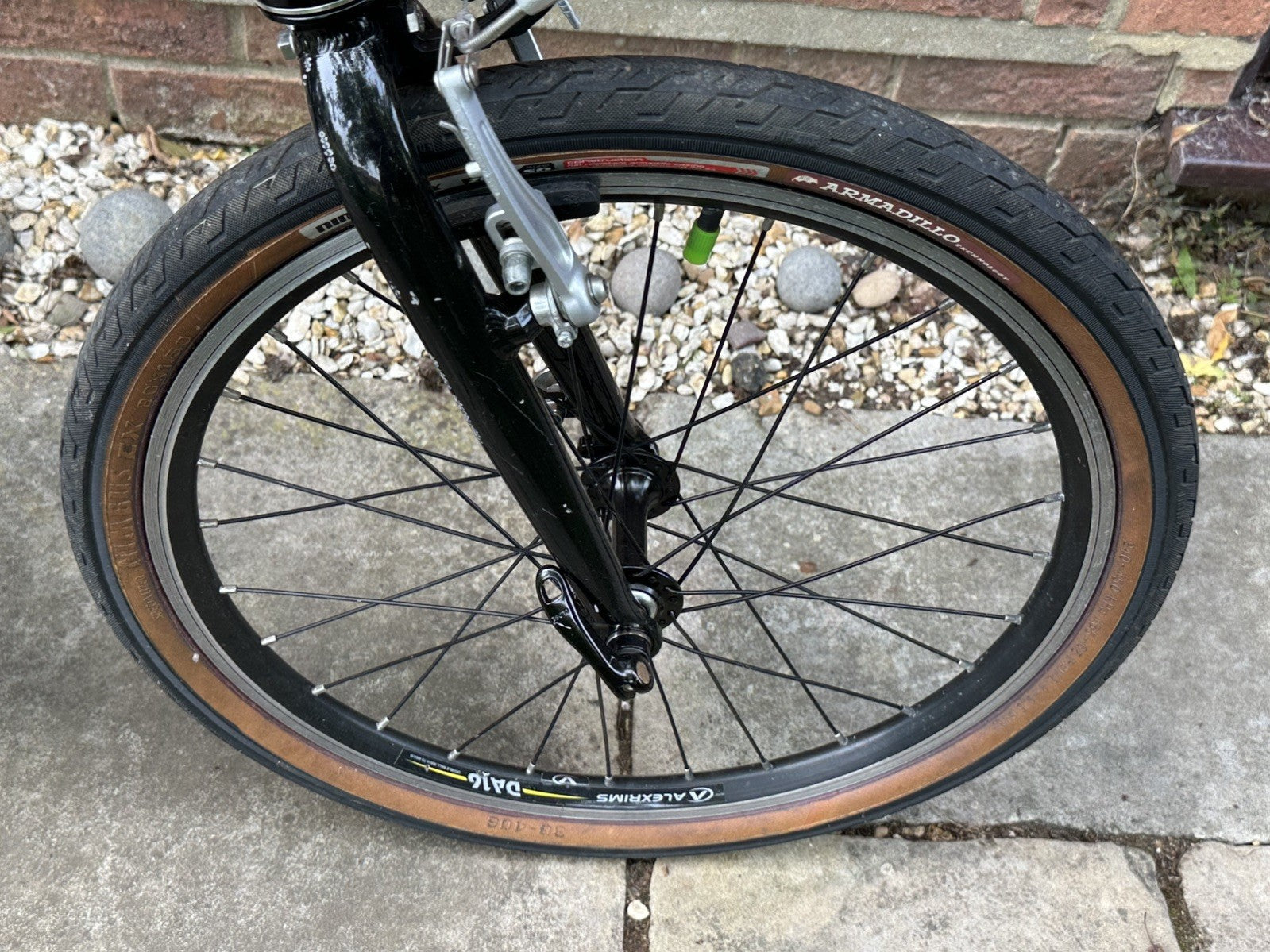 Specialized Globe Folding Bicycle Black 20in Wheels