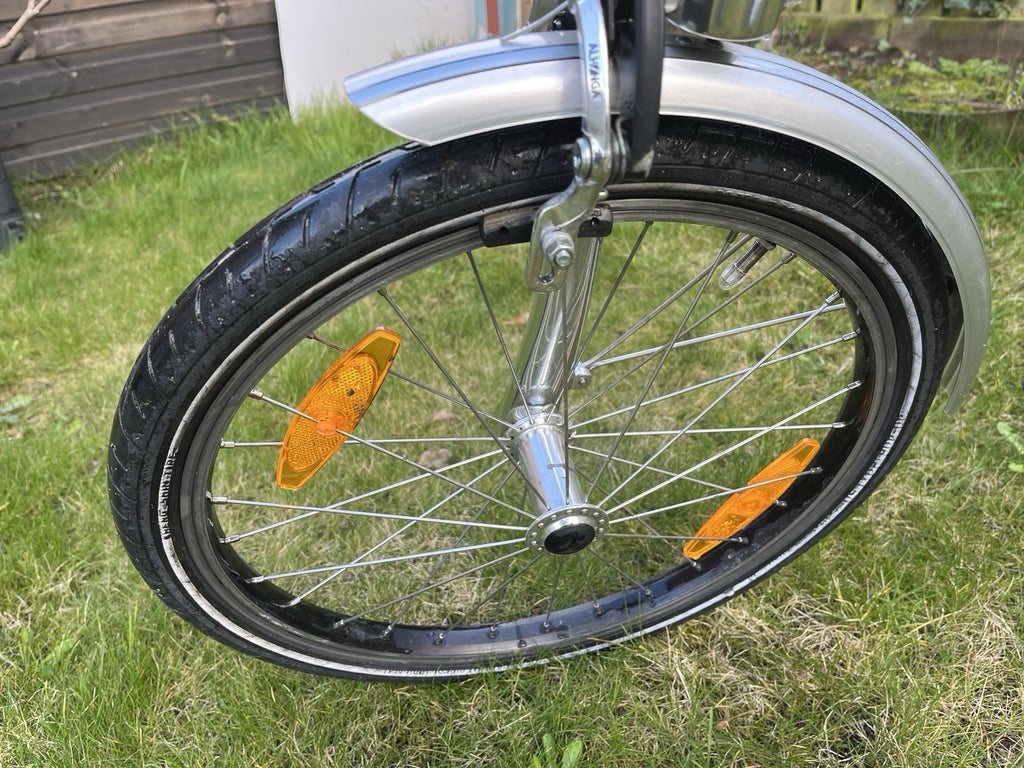 GIANT Halfway Folding Bike. 20'' wheels. 7 speed. VGC. RRP £600