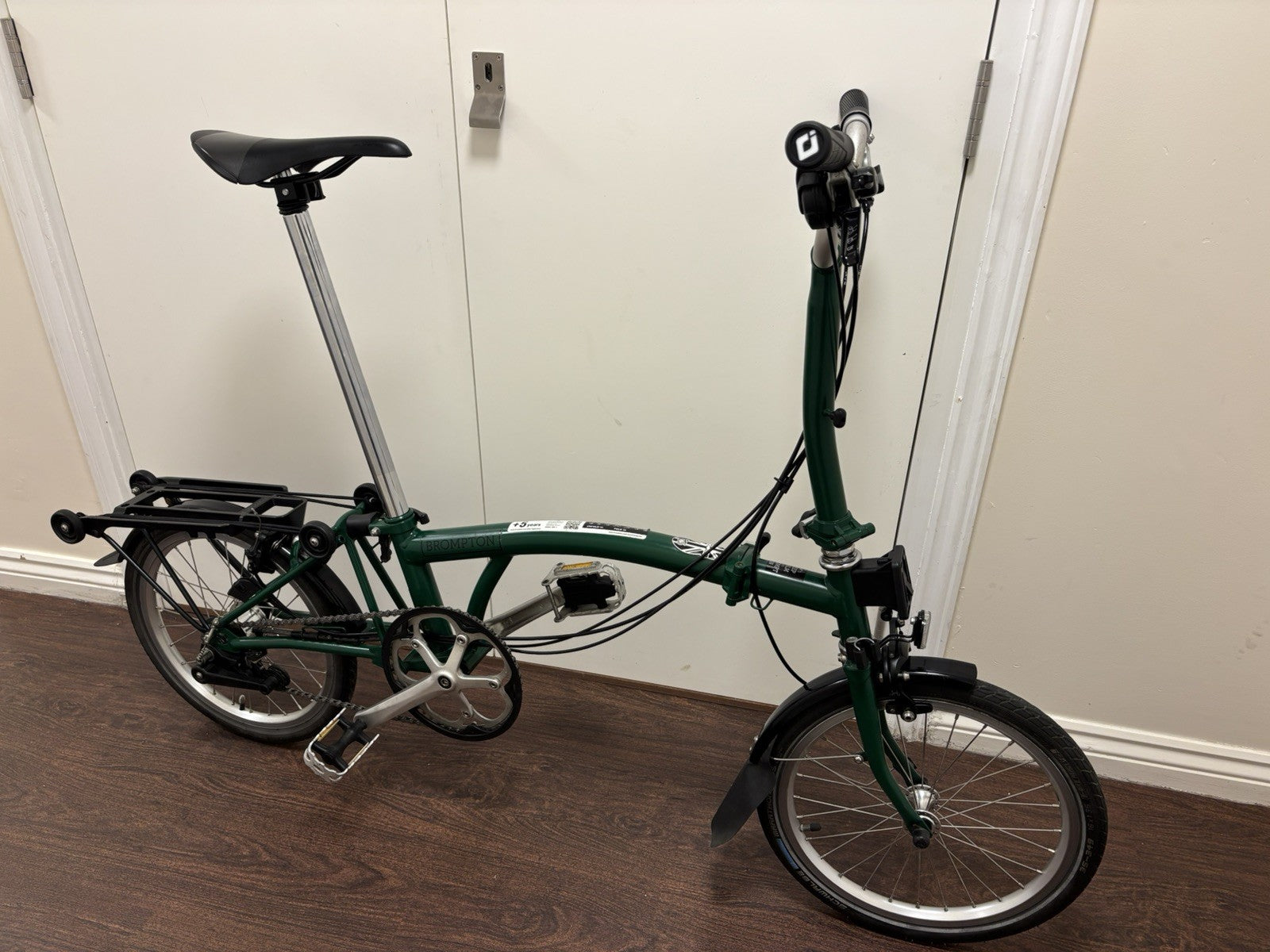 Brompton C Line M6L folding bicycle - RACING GREEN