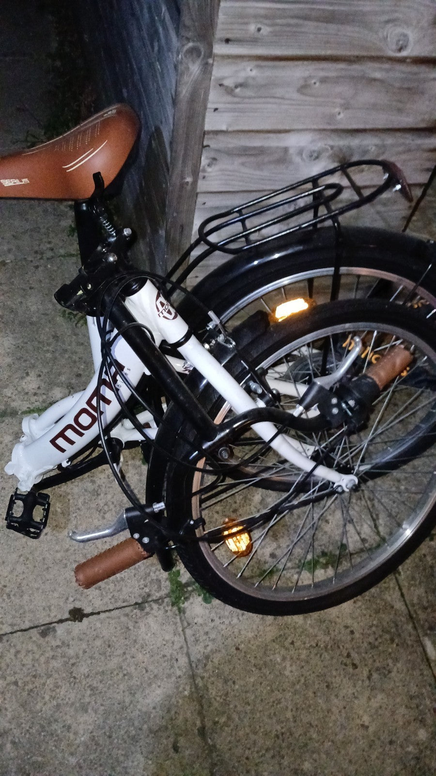 Moma Light 20 White Folding Bike 20in V-Brake Mudguards Reflectors