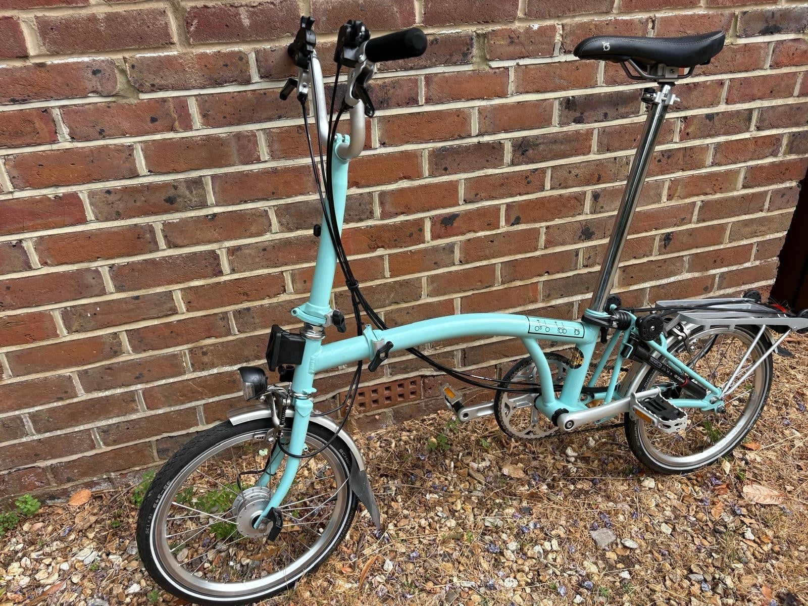 Brompton 6M used once. 6 gears, telescopic seat post.