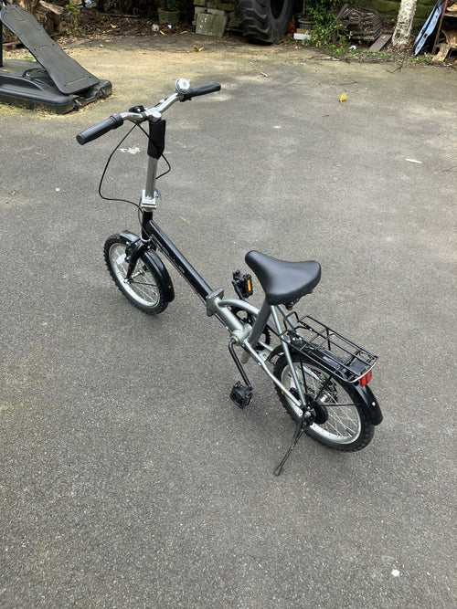 Apollo  Adult Folding Bike.  20" Wheels.