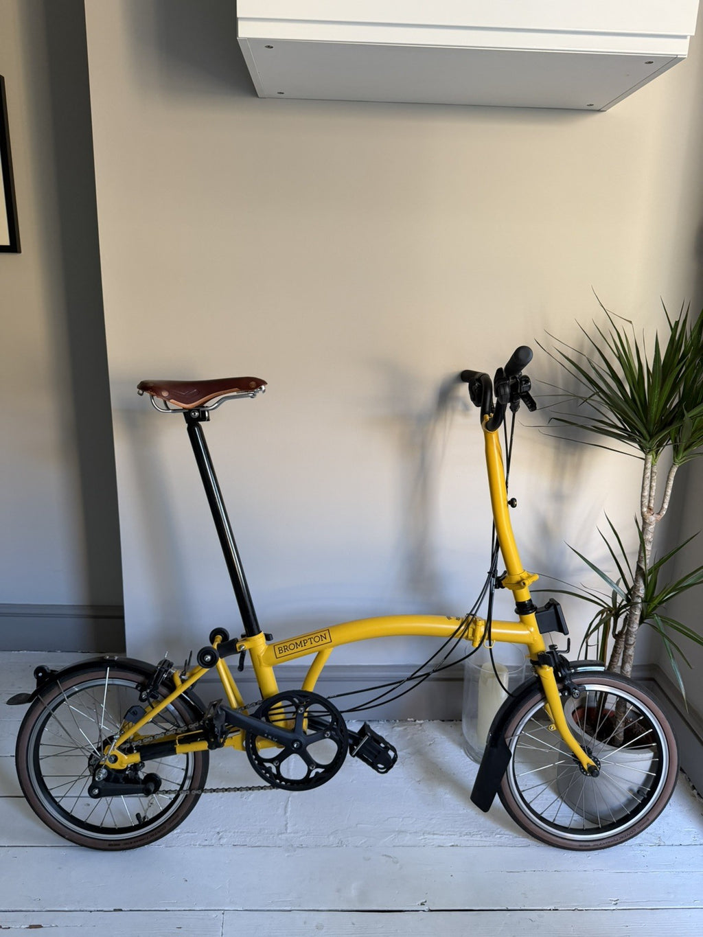 Brompton 2025 C-Line 6-speed High Handlebar - Yellow - Excellent Condition