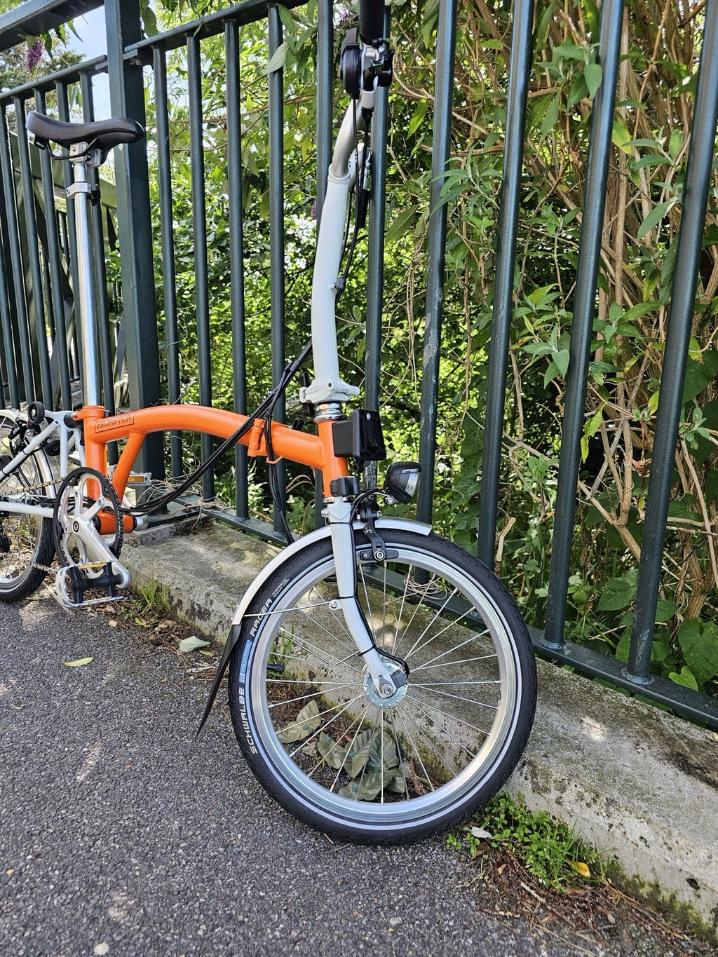 Brompton Folding Bike 16in Wheels Orange/white Silver Mudguards Cruiser Bar