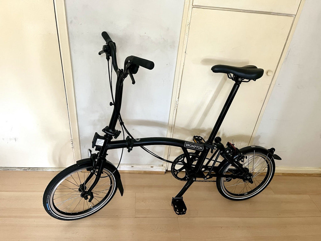 Brompton C Line Explore 2025 6-Speed Folding Bike 16in M Frame Matte Black