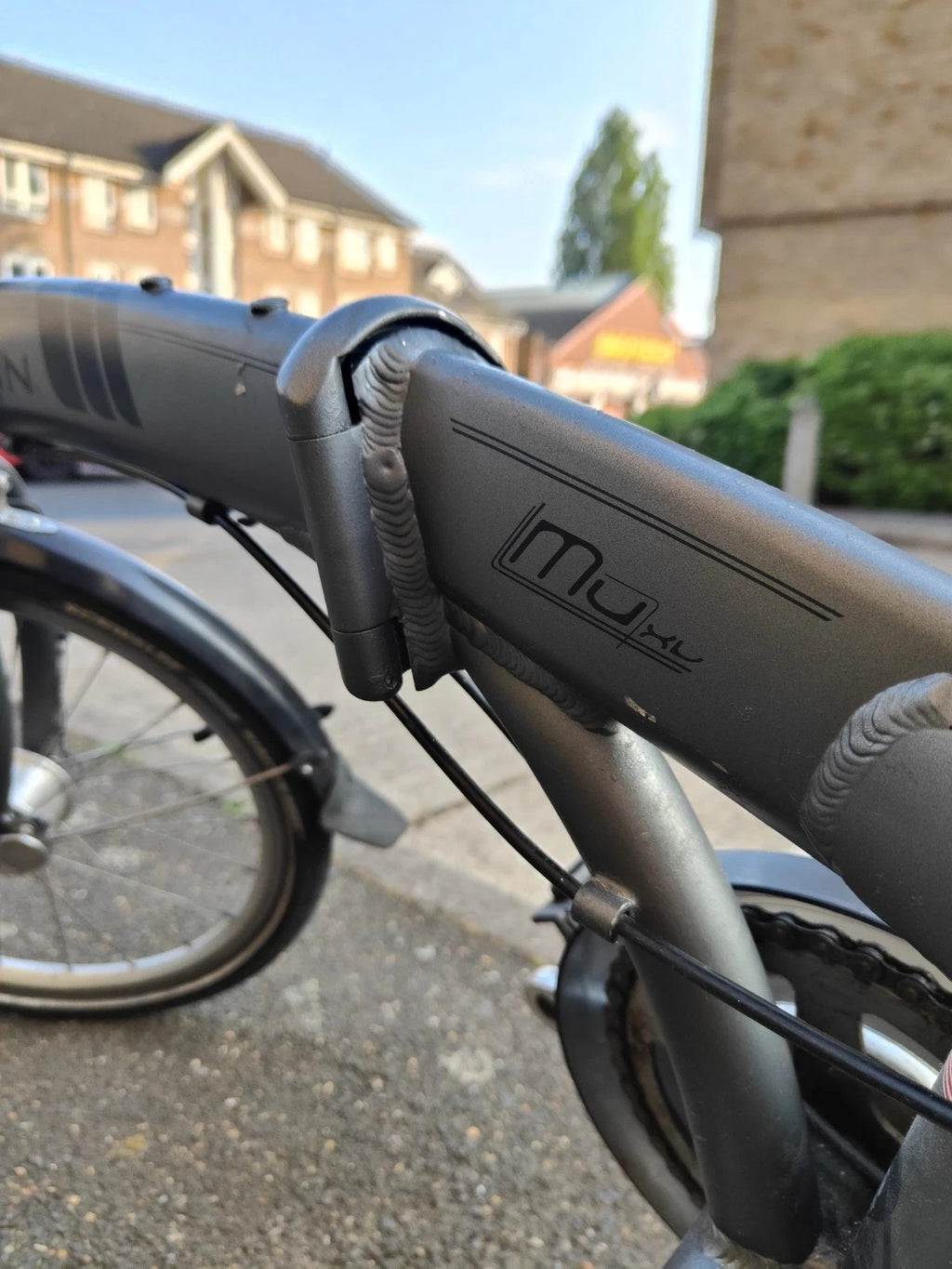 Dahon M8 XL folding bike in good working condition + Free master lock